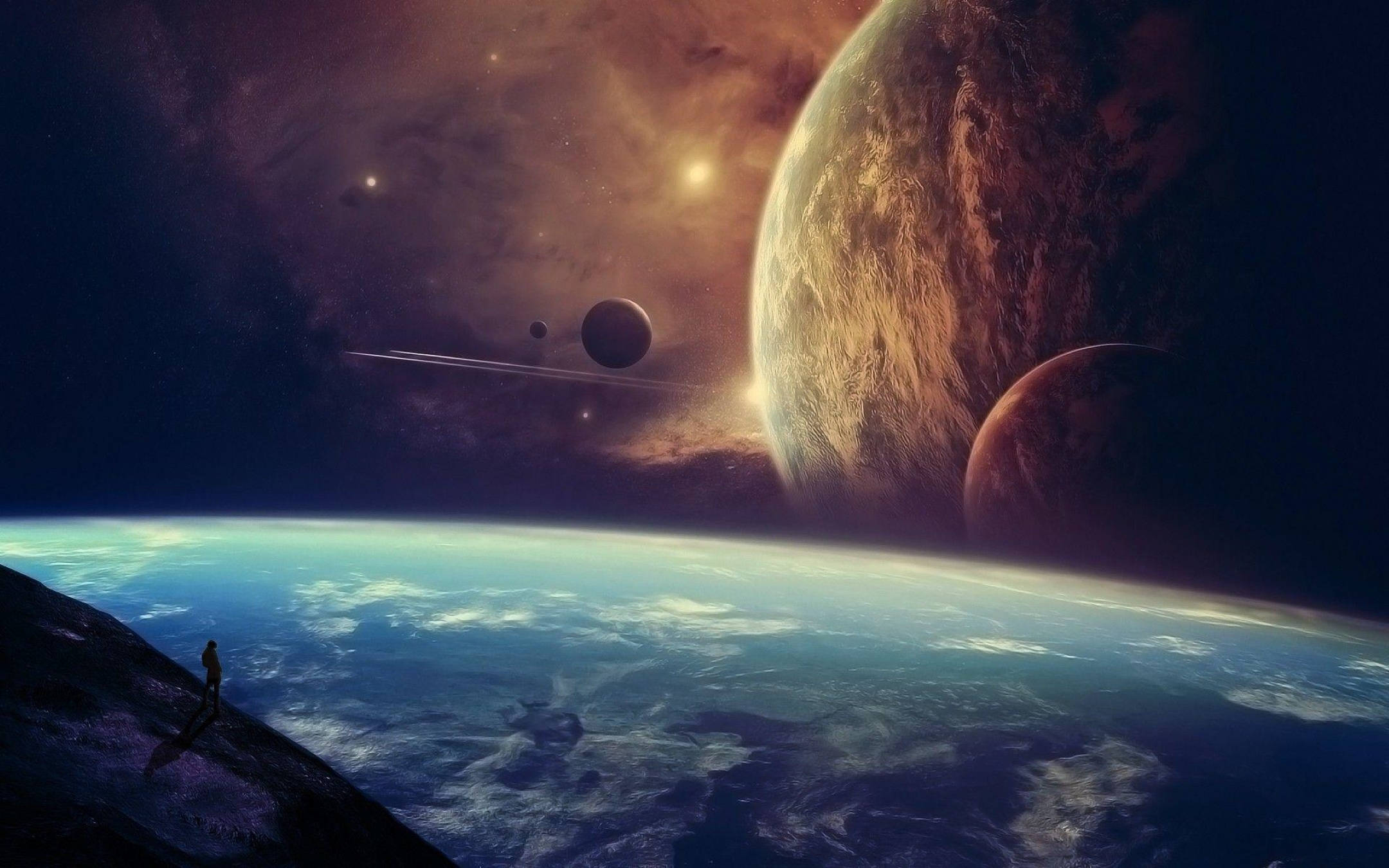 多重宇宙 桌布 壁紙 — 一個孤獨的身影站在懸崖上，俯瞰著一個充滿活力、雲層翻滾的藍色星球，而巨大的外星世界在宇宙天空中若隱若現。