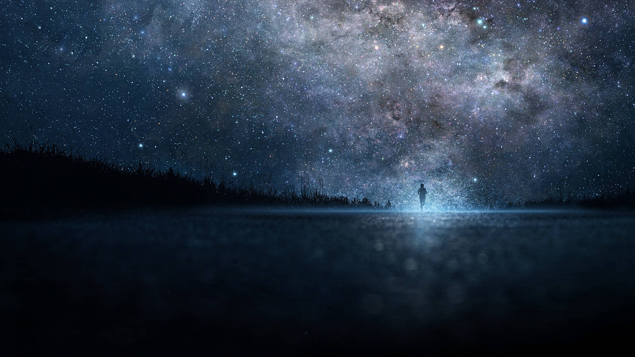 夜空 桌布 壁紙 — 一個孤獨的身影站在水邊，腳下是令人嘆為觀止的星空，滿佈銀河。