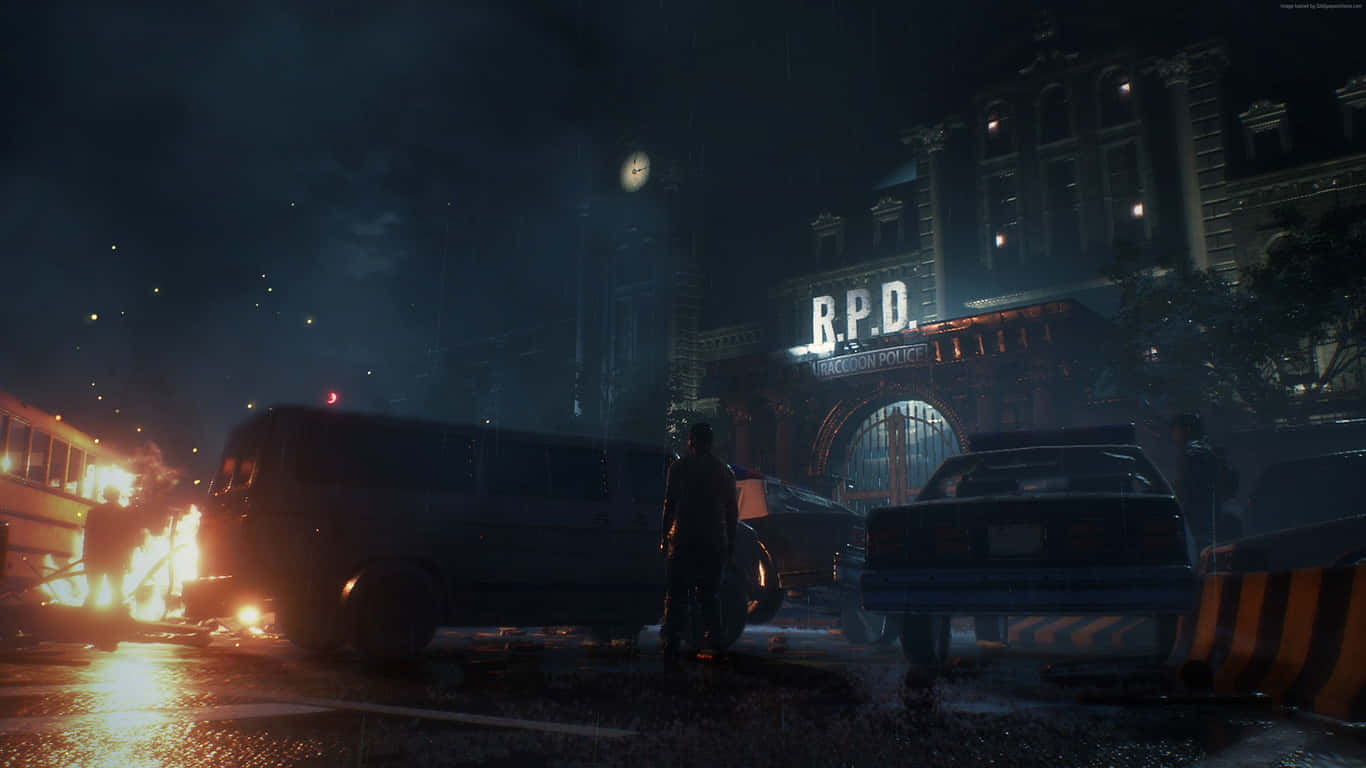 1366x768 Resident Evil 2 桌布 壁紙 — 一個孤獨的身影站在雨濕的夜街上，面前是一輛燃燒的貨車和一座高聳的R.P.D.警察局。