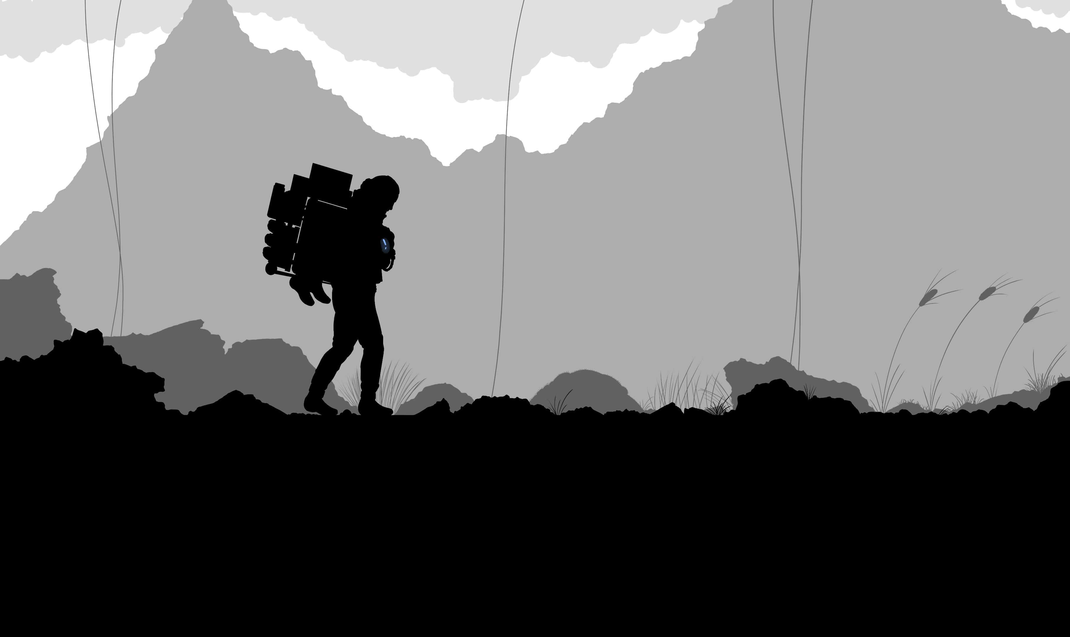 Death Stranding Pc 桌布 壁紙 — 一個孤獨的身影背負重物，在陰雲密布的天空下穿越荒涼的山地地形。