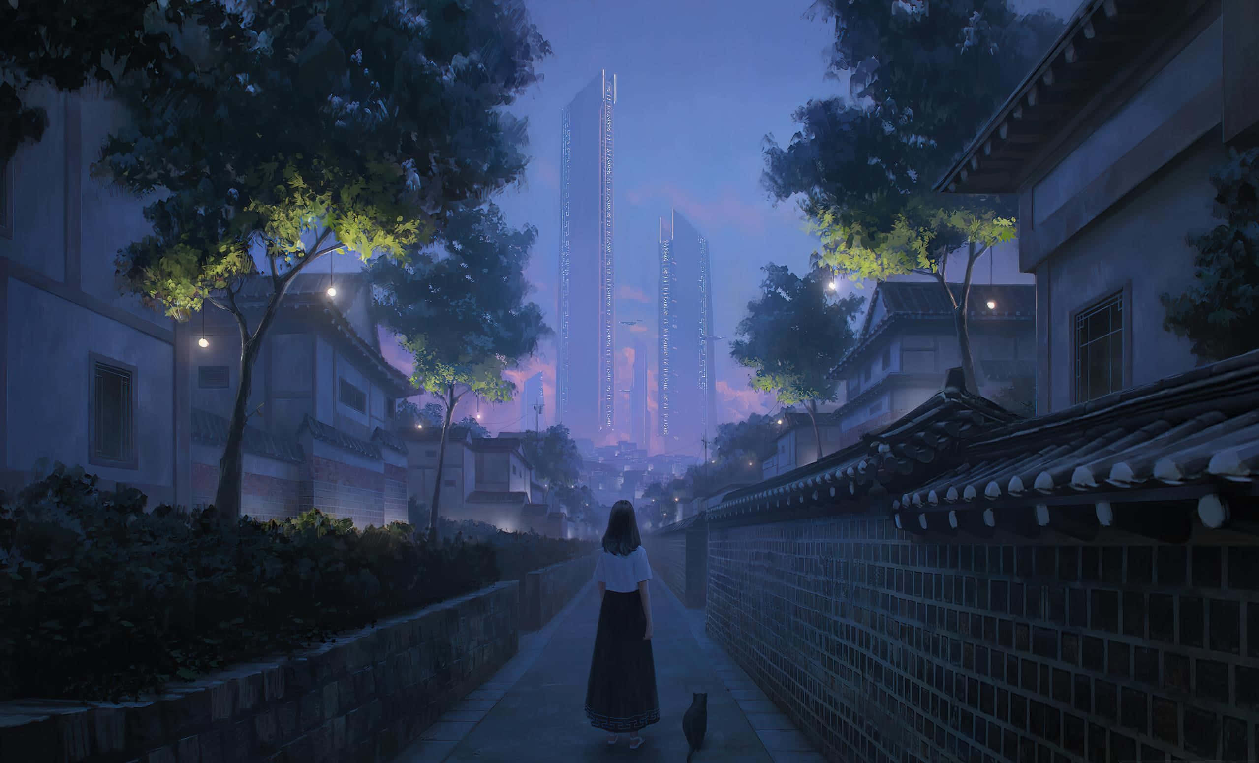 Illustration Art 桌布 壁紙 — 一個孤獨的身影走在一條霧氣瀰漫的暮色小巷中，兩旁是傳統的瓦片屋頂和發光的樹木，現代摩天大樓在朦朧的遠方升起。