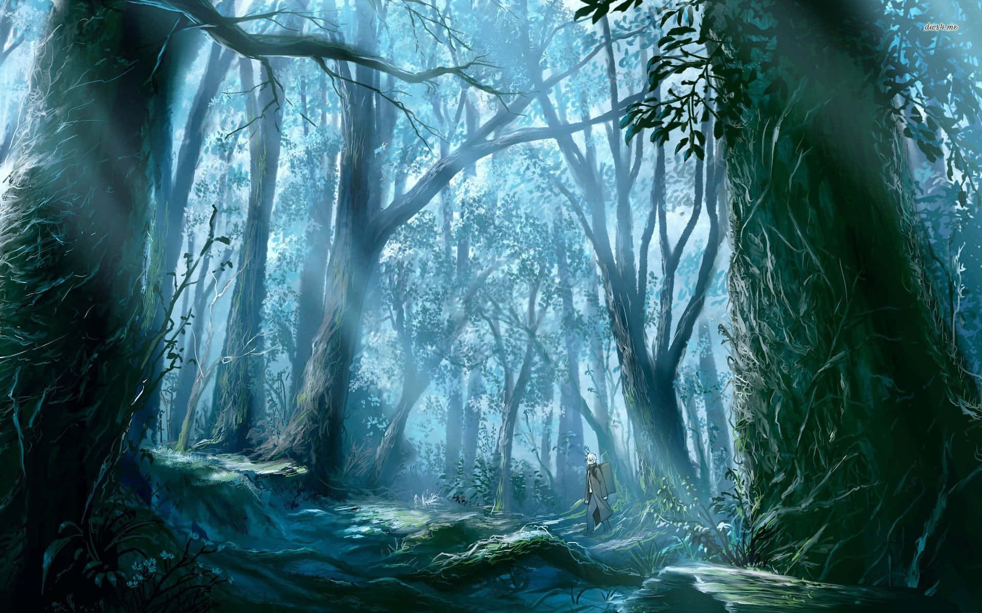 woods 桌布 壁紙 — 一個孤獨的身影走過迷霧籠罩的魔法森林，高聳的樹木和透過樹冠過濾的發光藍光。