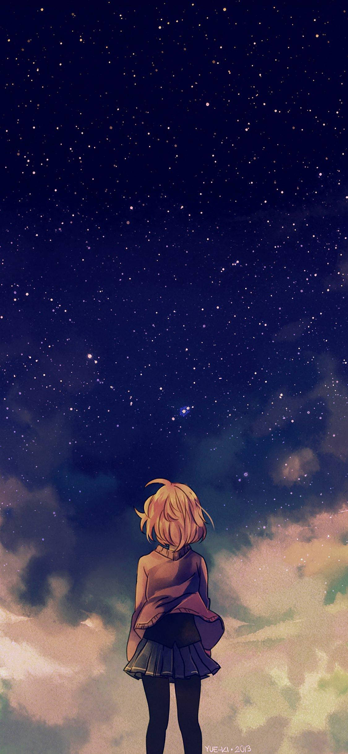 動漫女孩 桌布 壁紙 — 一個孤獨的金髮動漫女孩仰望廣闊的星空，滿天閃爍的星星和柔和的粉彩雲朵。