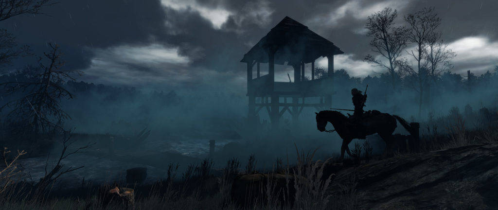 witcher 4K 桌布 壁紙 — 一個孤獨的騎手騎著馬，在霧濛濛的夜晚中形成剪影，正接近一片荒涼森林中的木製瞭望塔。