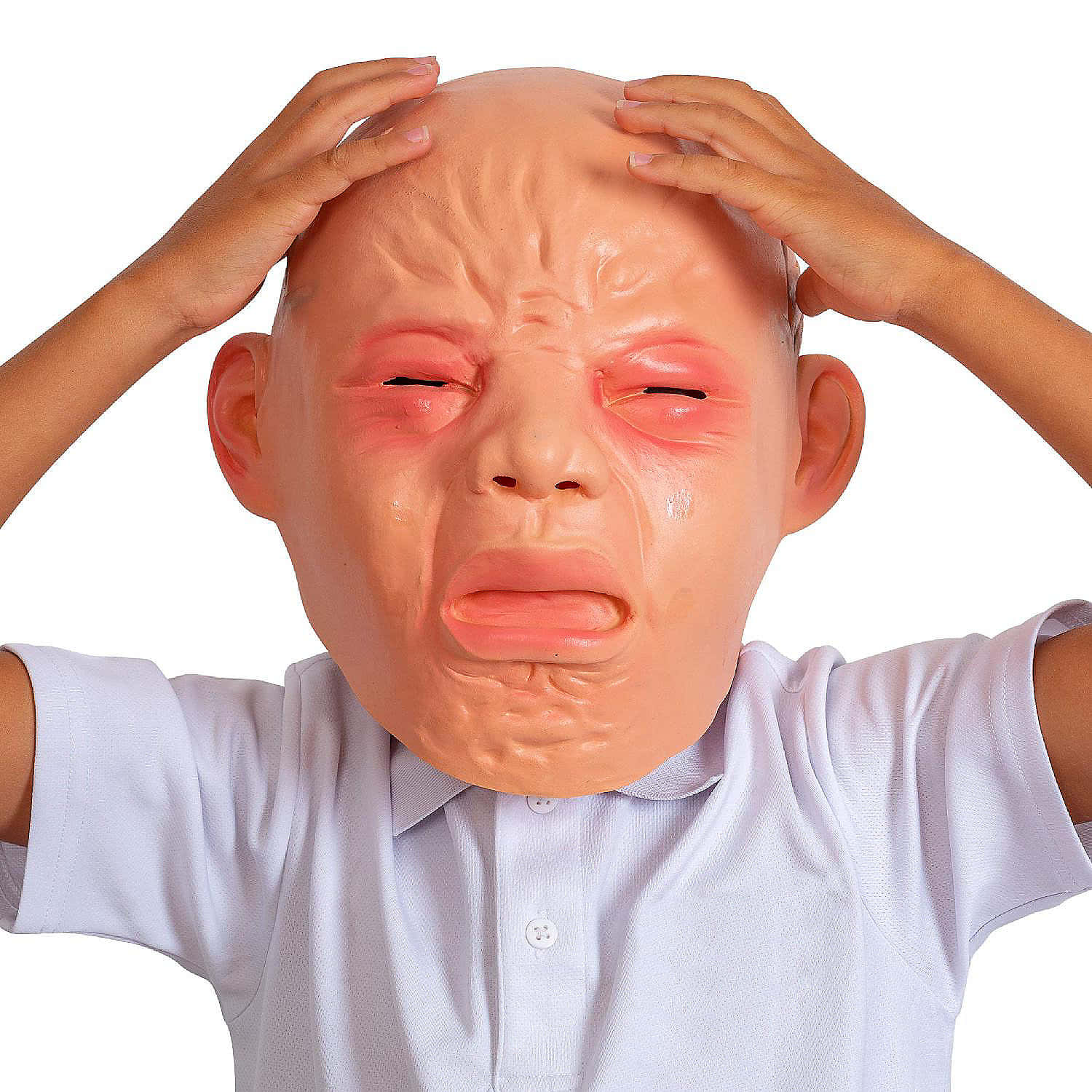 搞笑 桌布 壁紙 — 一個孩子戴著一個怪誕的超大橡膠面具，帶有誇張的尖叫特徵，雙手按在額頭上。
