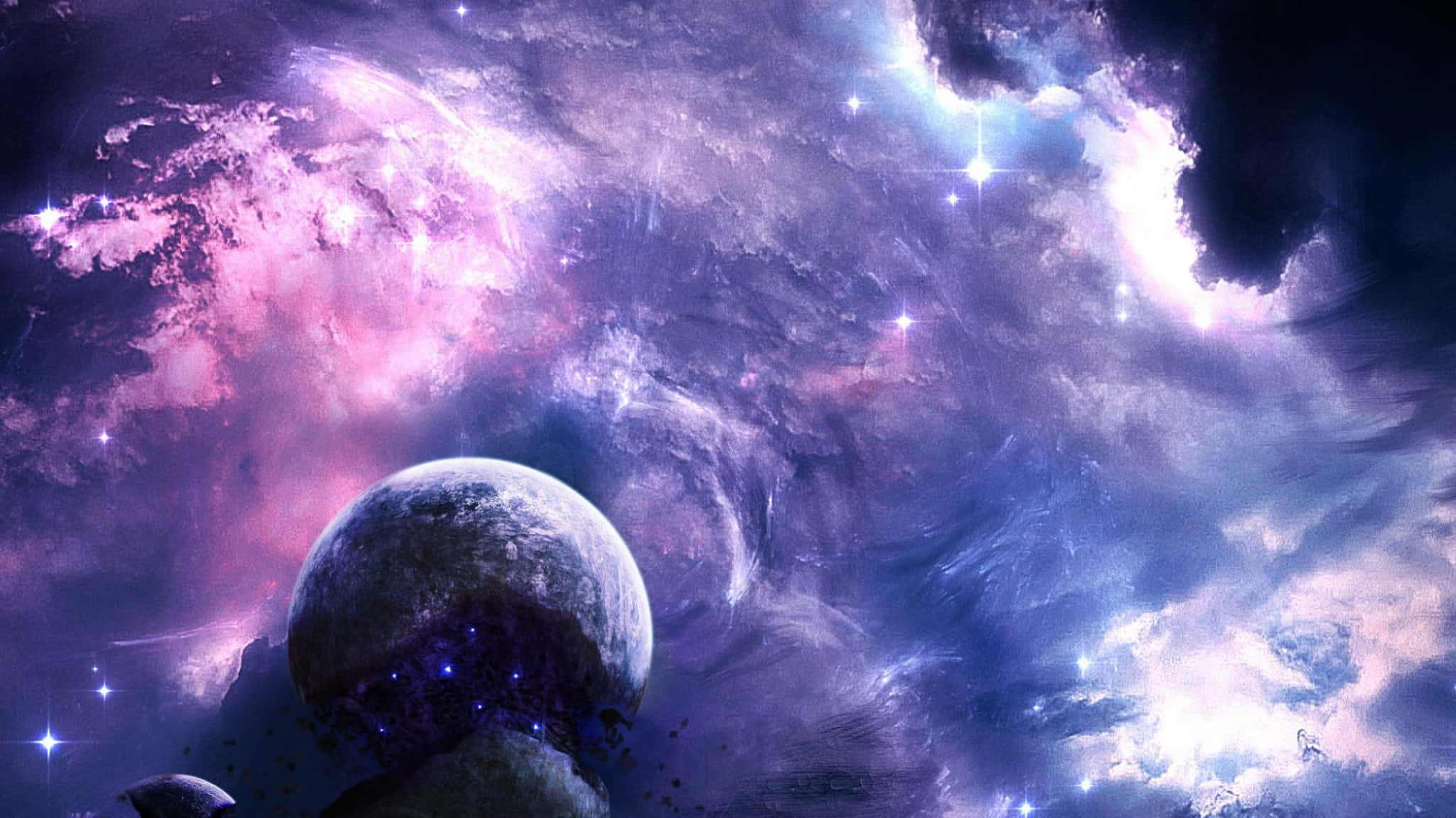 2048x1152 桌布 壁紙 — 一個宇宙場景，一顆發光的行星 nestled 在旋轉的紫色和藍色星雲中，點綴著明亮的星星。