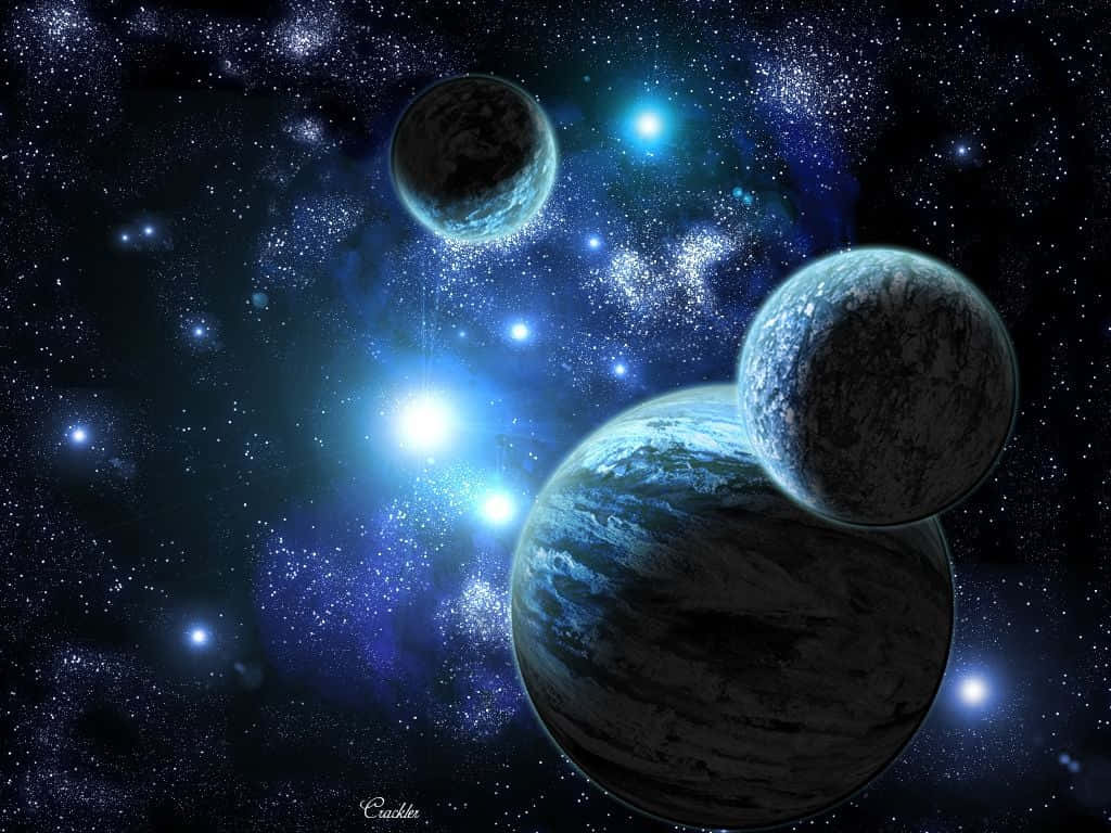 外太空 桌布 壁紙 — 一個宇宙場景，三顆行星在一個充滿恆星和發光天體的明亮藍色星雲附近運行。