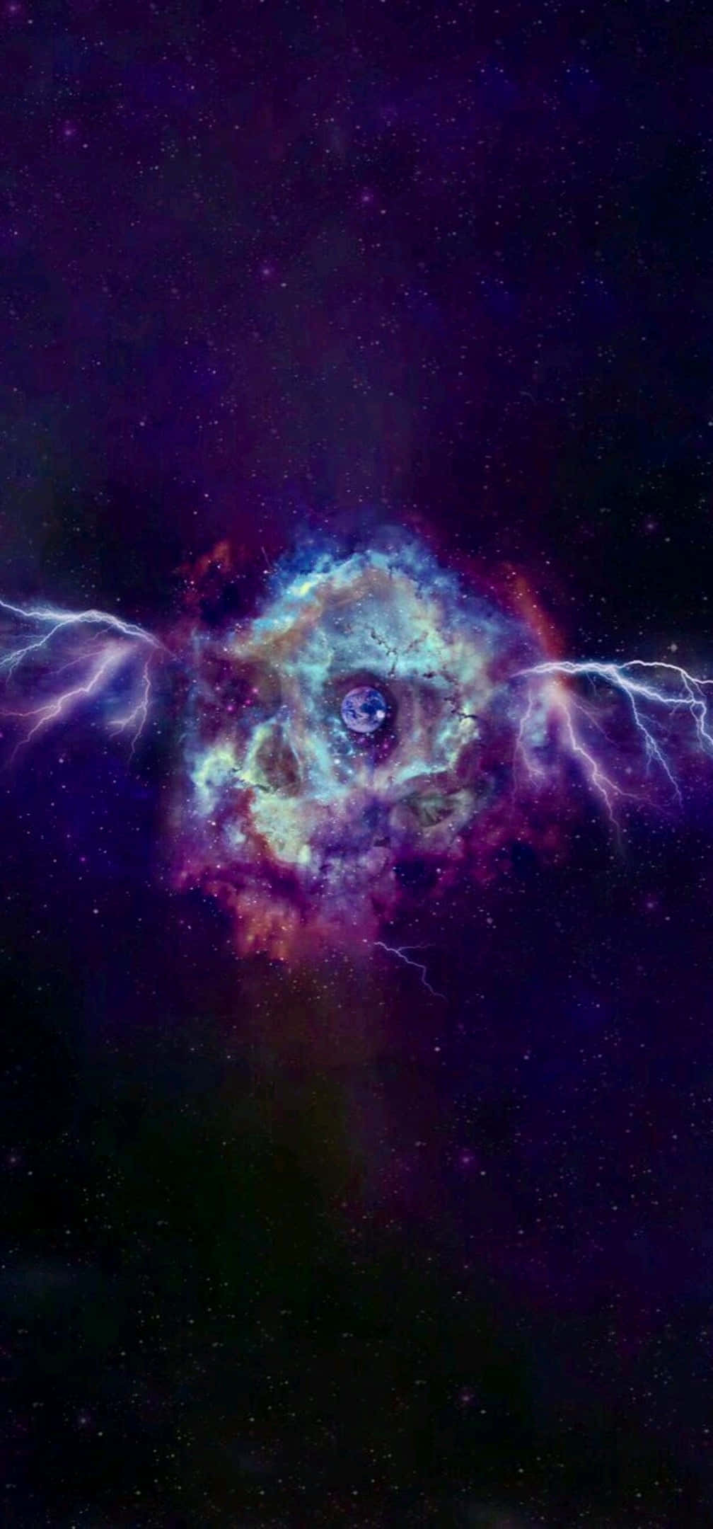 桌布 壁紙 — 一個宇宙星雲，帶有從發光核心輻射出的電紫色閃電，背景是繁星點點的虛空。