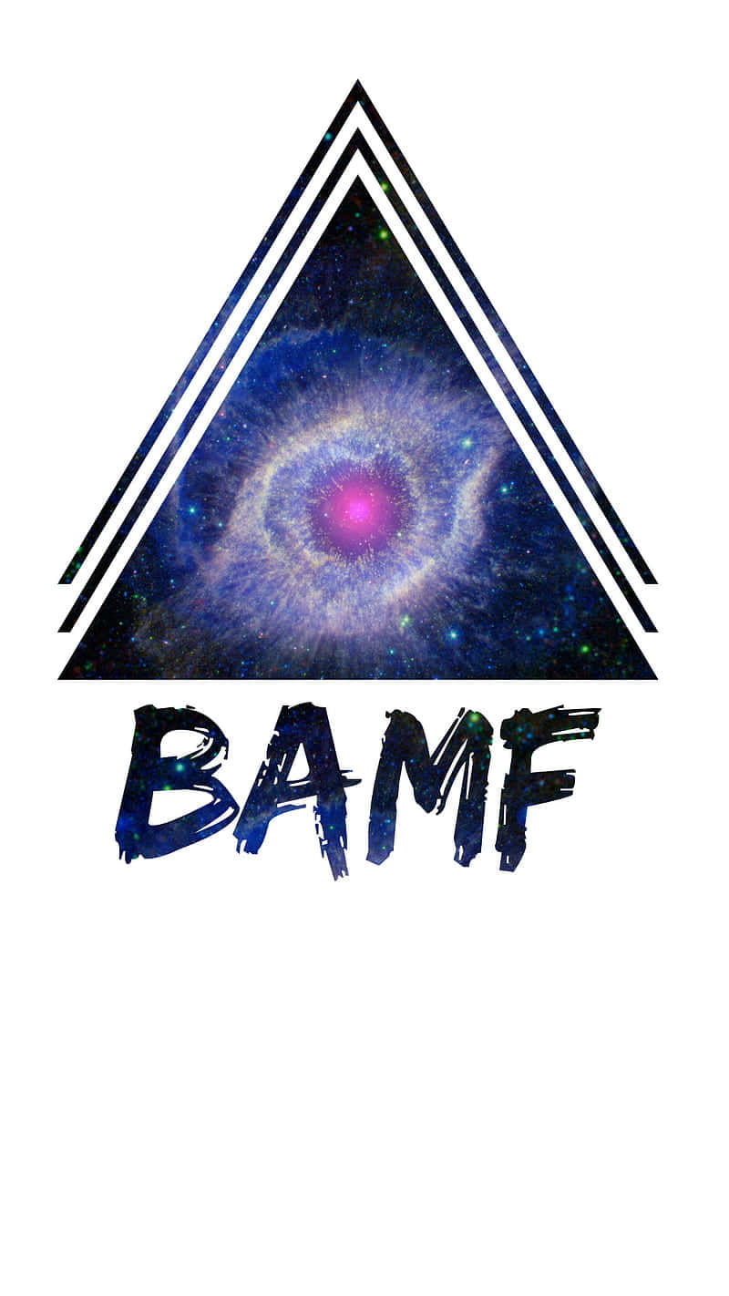Hipster Galaxy Tumblr 桌布 壁紙 — 一個宇宙星雲在一個大膽的黑白三角形內旋轉，頂部以塗鴉風格的單詞 BAMF 點綴，背景為純白色。