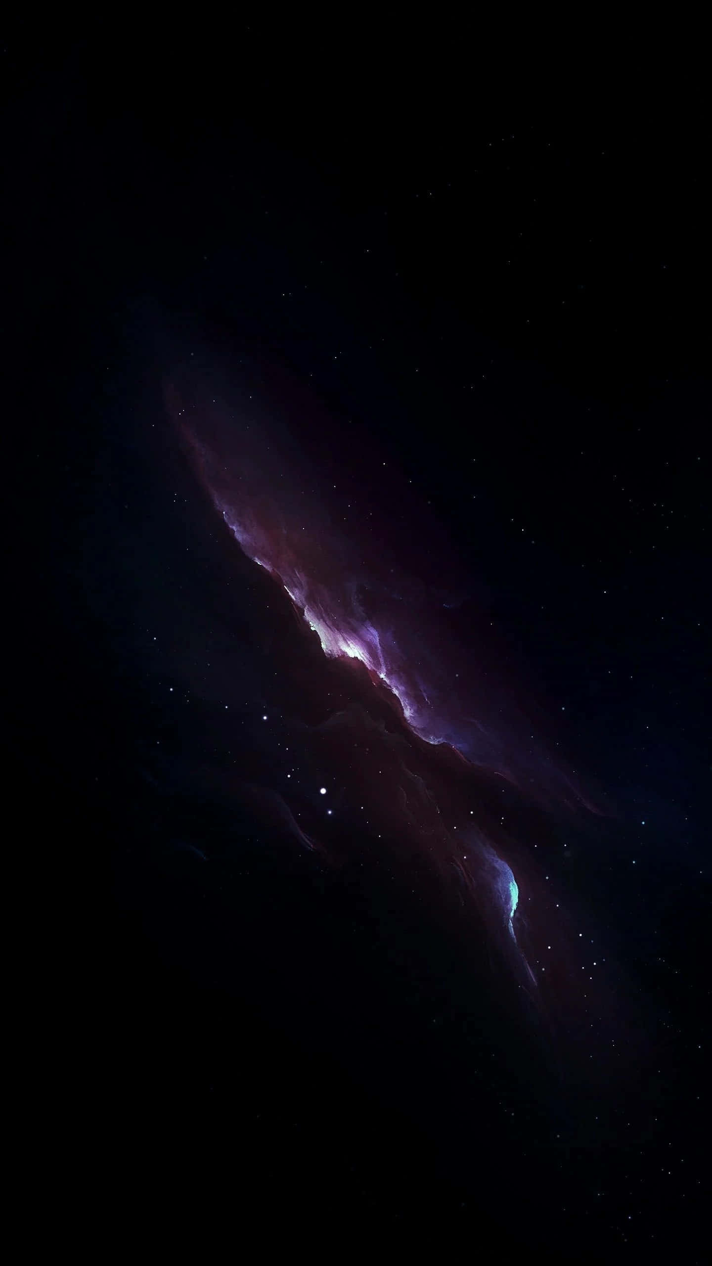 iPhone X Oled 桌布 壁紙 — 一個宇宙星雲在佈滿星星的黑色虛空中散發出鮮豔的紫色和藍色光芒。