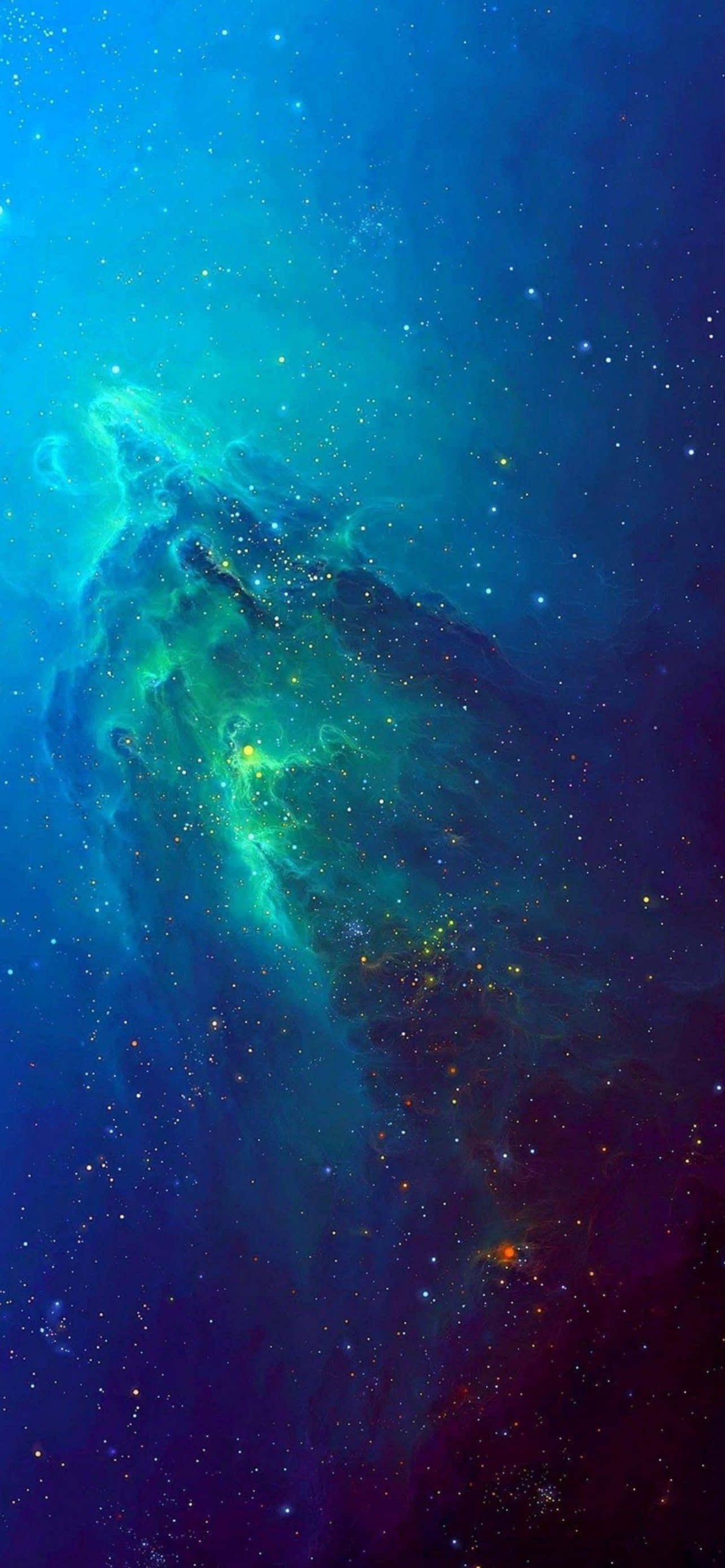Blue iPhone 桌布 壁紙 — 一個宇宙星雲在星空背景下以充滿活力的青綠色和深紫色色調旋轉。