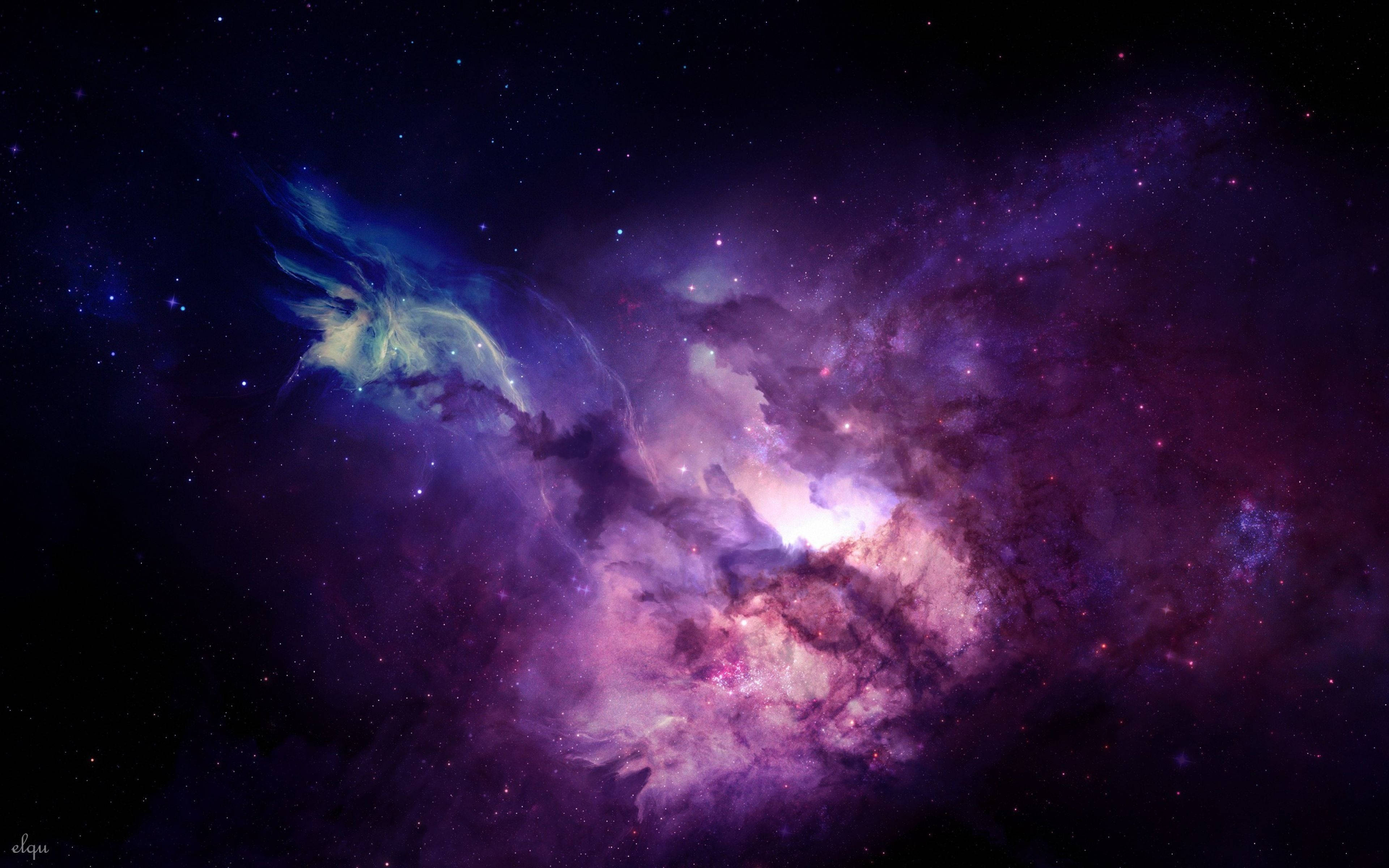 4K ultra HD galaxy 桌布 壁紙 — 一個宇宙星雲在星空背景下以鮮豔的紫色、粉紅色和藍色旋轉。