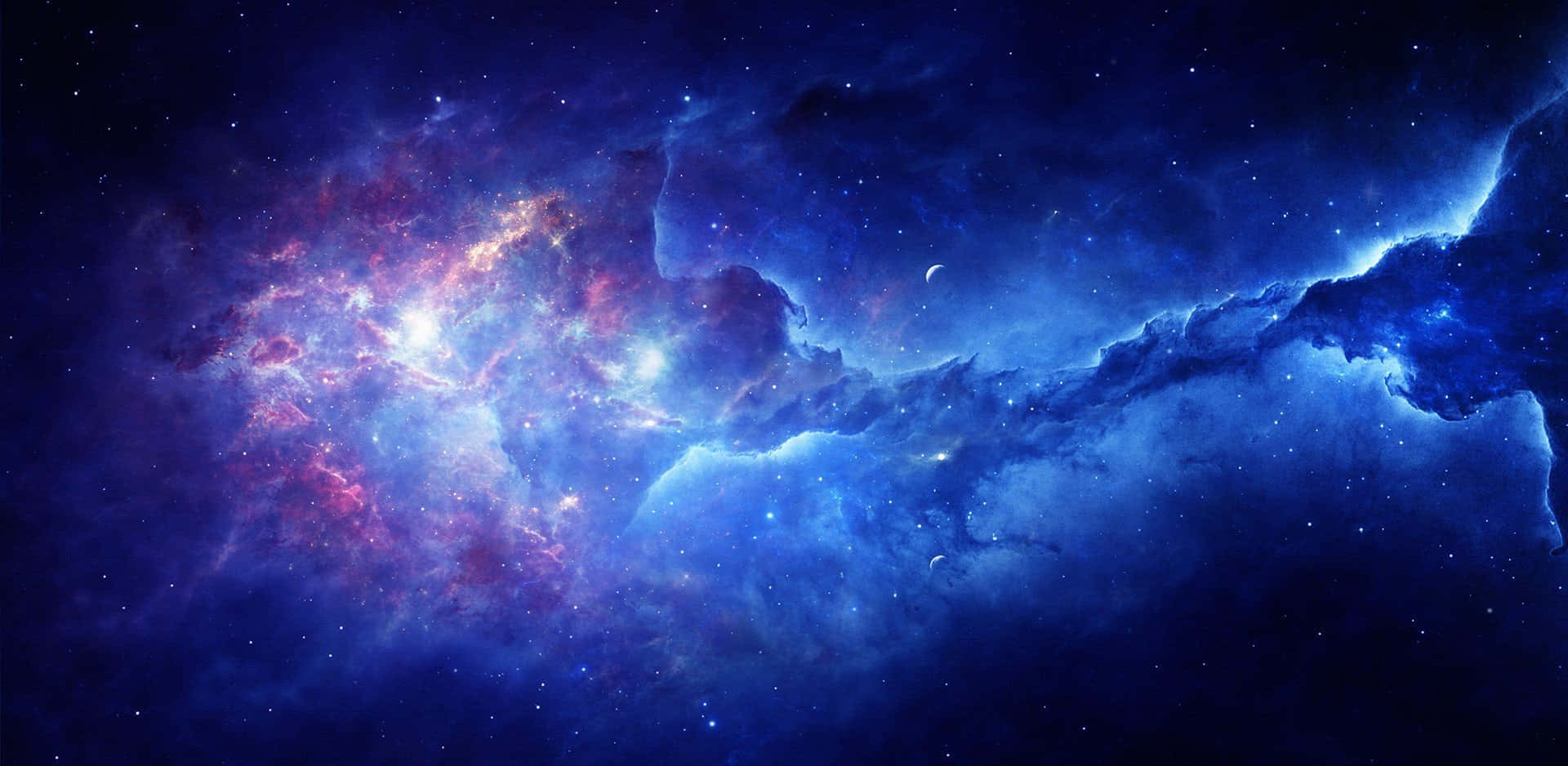 宇宙 桌布 壁紙 — 一個宇宙星雲在深空星場中旋轉，帶有電光藍和火熱粉紅色。