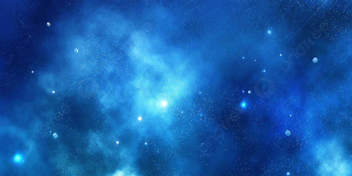 Cool Blue Galaxy 桌布 壁紙 — 一個宇宙星雲在深藍色和明亮星星的襯托下，在黑暗的太空背景中旋轉。
