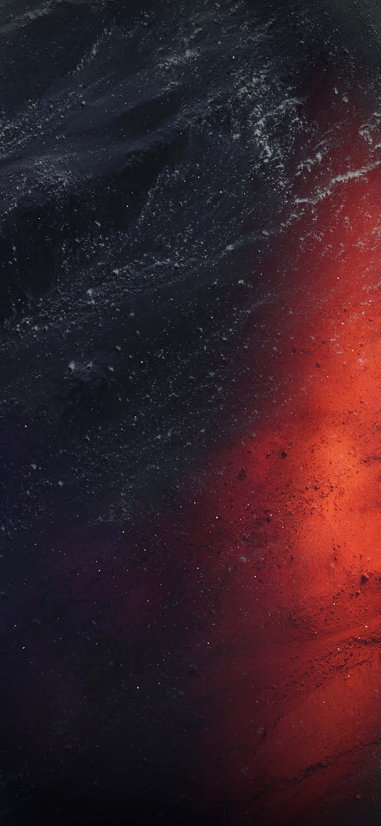 銀河 桌布 壁紙 — 一個宇宙星雲旋轉著深黑色和火紅色的色調，點綴著發光的粒子。