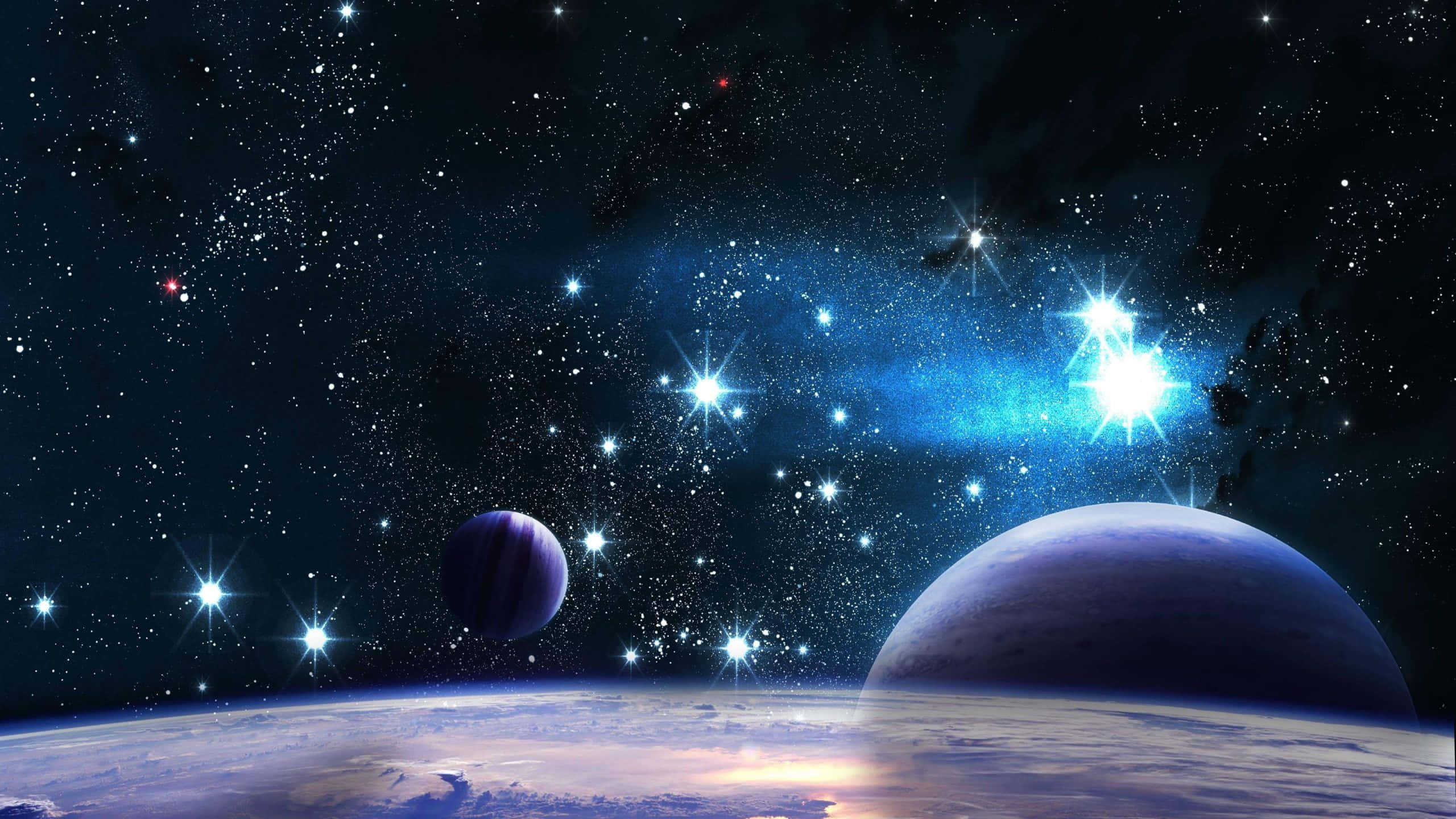 太空 桌布 壁紙 — 一個宇宙景觀，包含發光的星星、星雲和兩顆行星，背景是深邃太空和發光的地平線。
