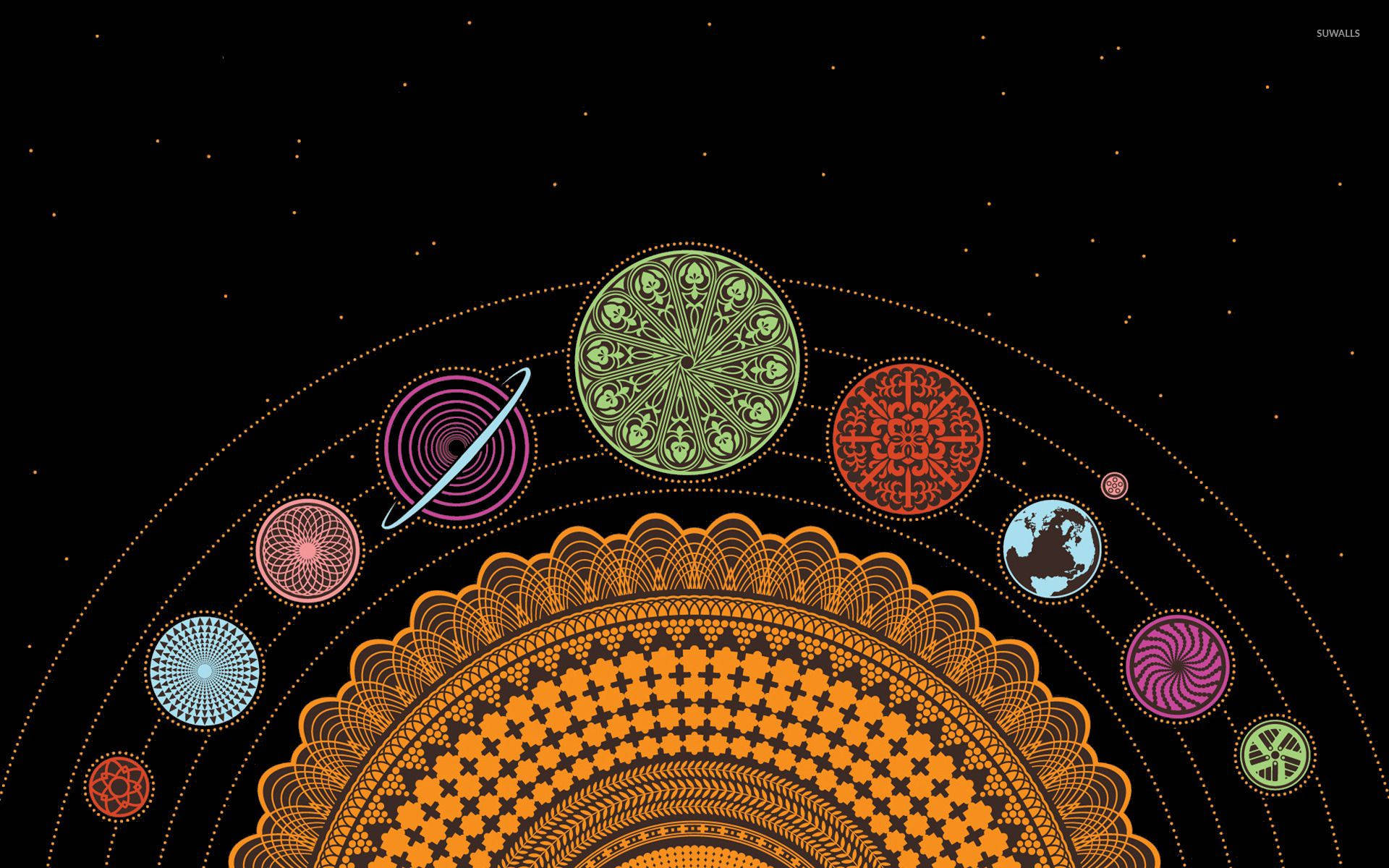 太陽系 桌布 壁紙 — 一個宇宙曼陀羅，色彩繽紛的幾何行星圍繞著一個大型橙色圖案太陽，背景是繁星點點的黑色天空。
