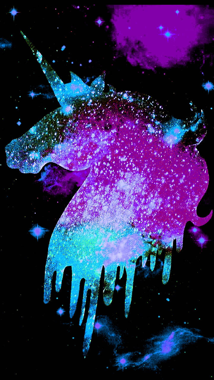 閃爍 桌布 壁紙 — 一個宇宙獨角獸剪影在繁星點點的黑色天空中滴落閃爍的紫色和藍色星雲。