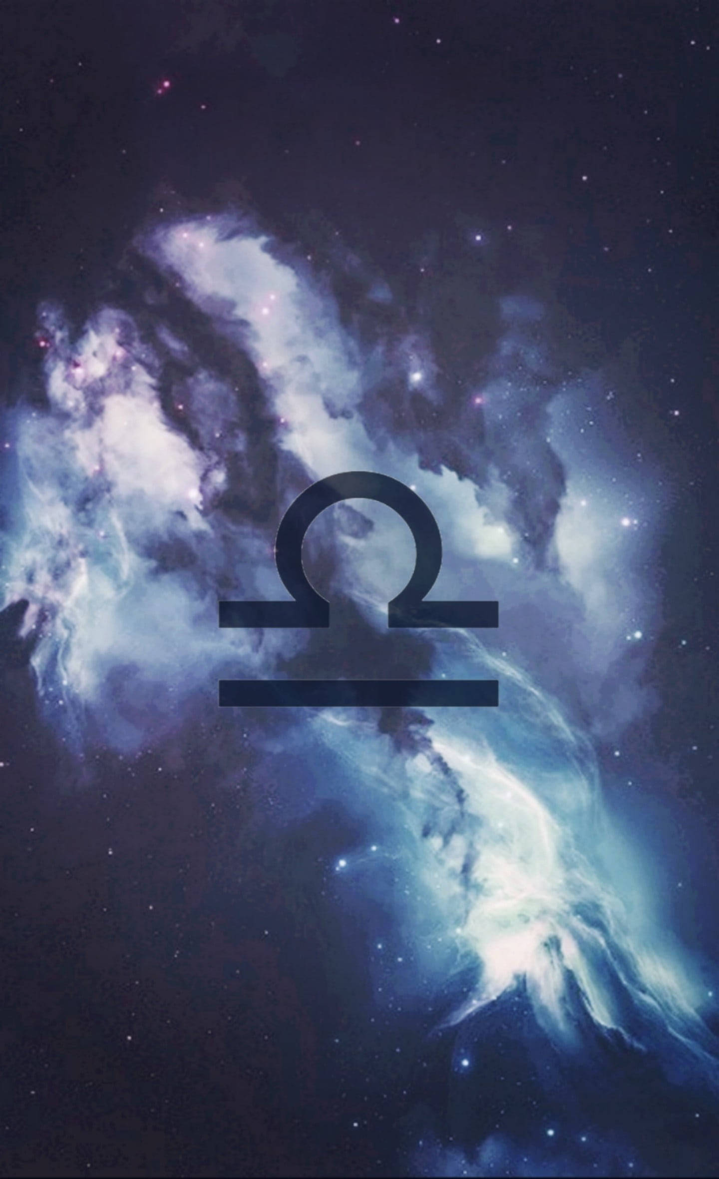 zodiac 桌布 壁紙 — 一個宇宙藍色星雲，帶有發光的星星，形成一個大膽的黑色天秤座星座符號的背景。