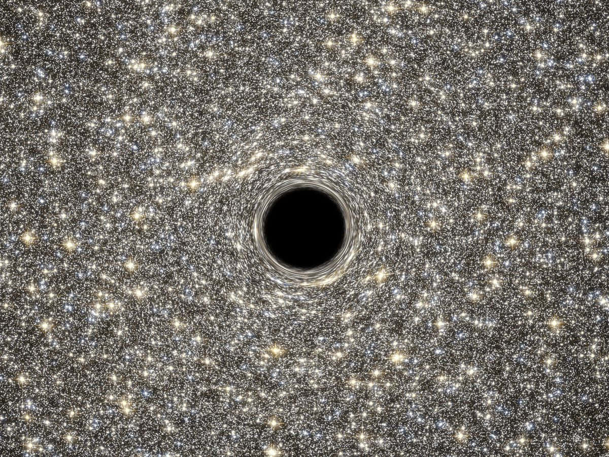 Black Hole Hubble Telescope 桌布 壁紙 — 一個宇宙黑洞，帶有旋轉的吸積盤，被深空中閃爍的星星環繞。