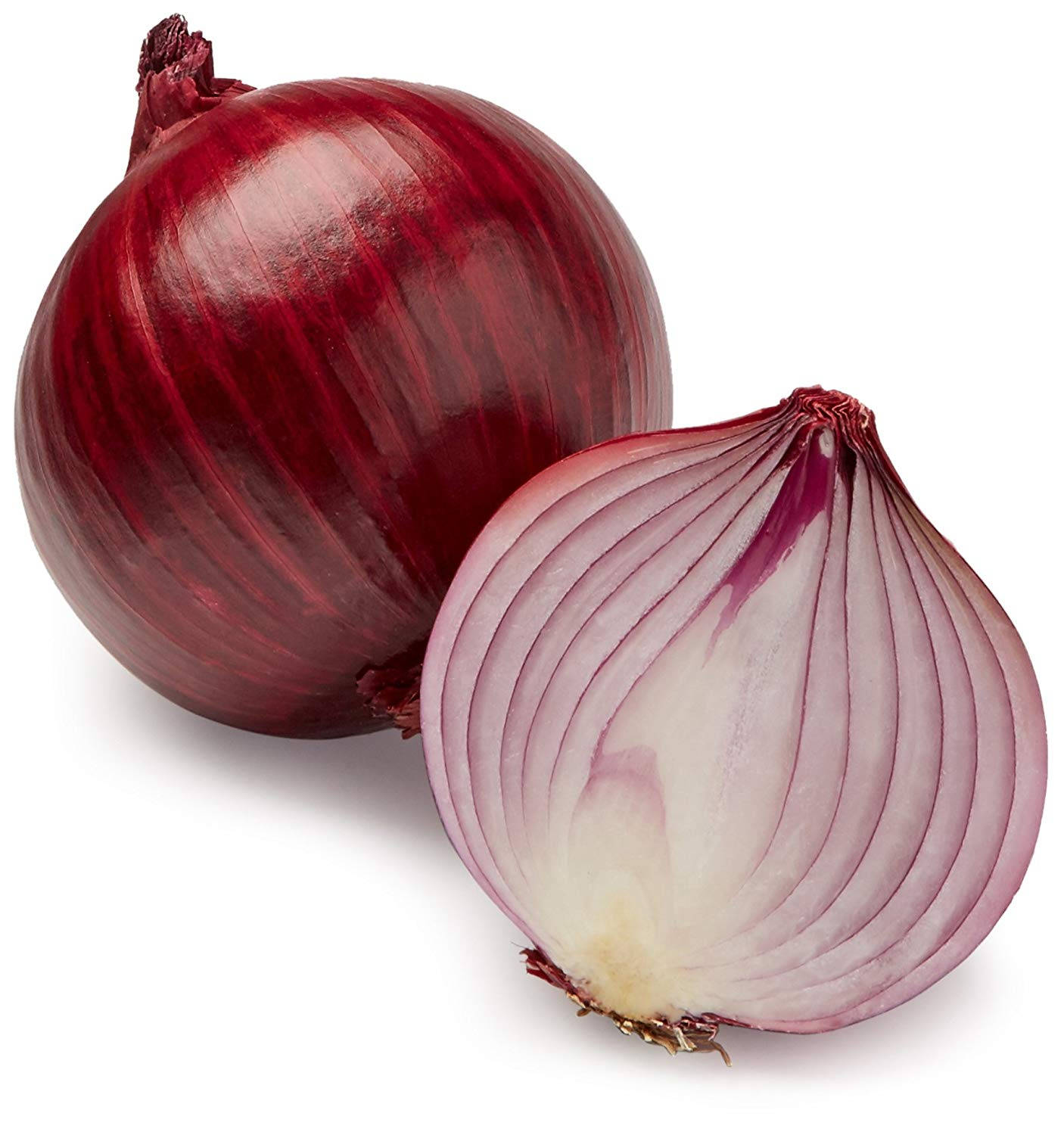 Onion 桌布 壁紙 — 一個完整的紅洋蔥和一個切半的洋蔥，在純白背景下露出其紫色和白色的層狀內部。