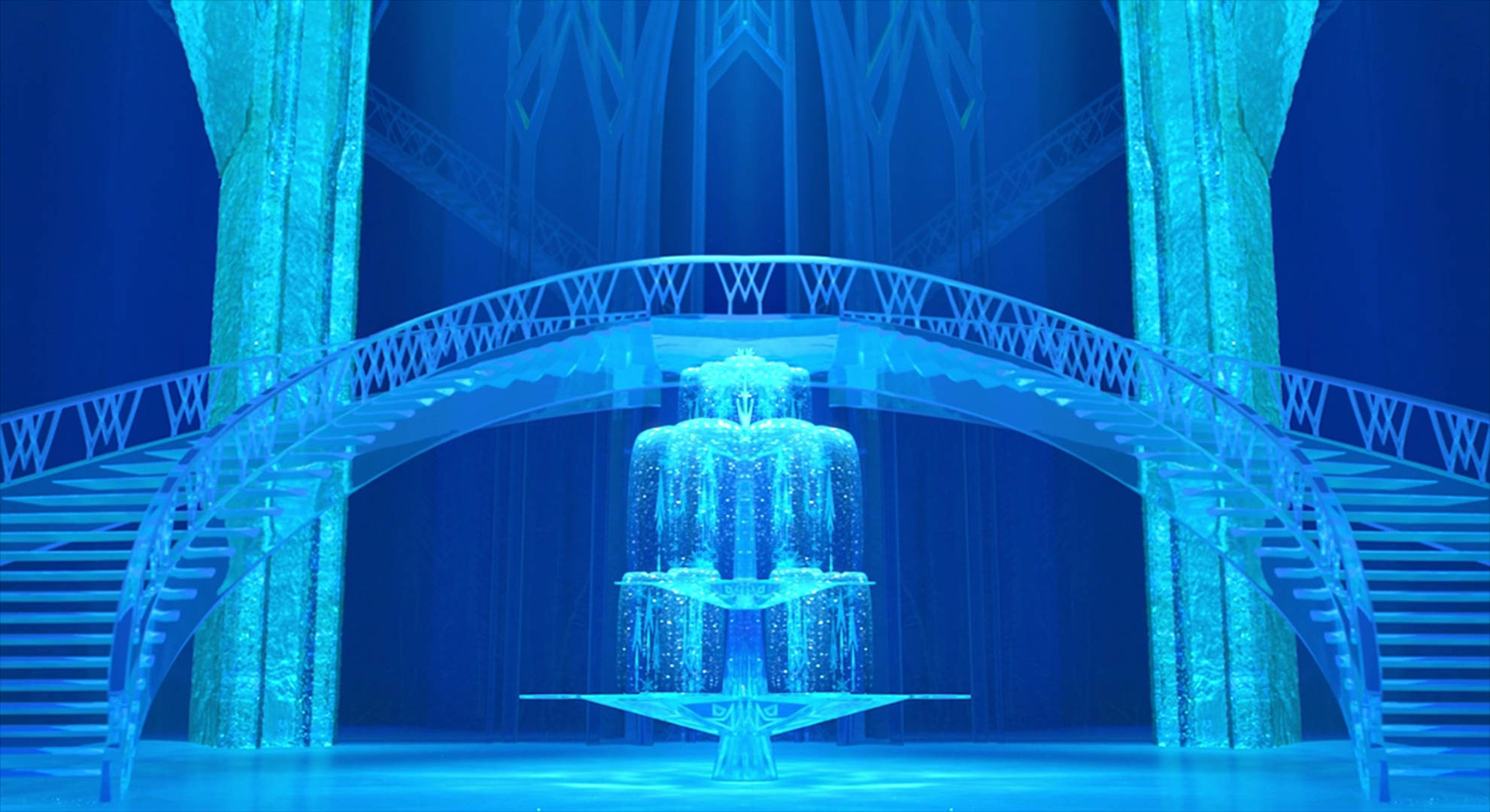 Frozen Castle 桌布 壁紙 — 一個宏偉的冰封王座大廳，配有發光的藍色水晶階梯和一個壯麗的冰凍瀑布作為中心裝飾。