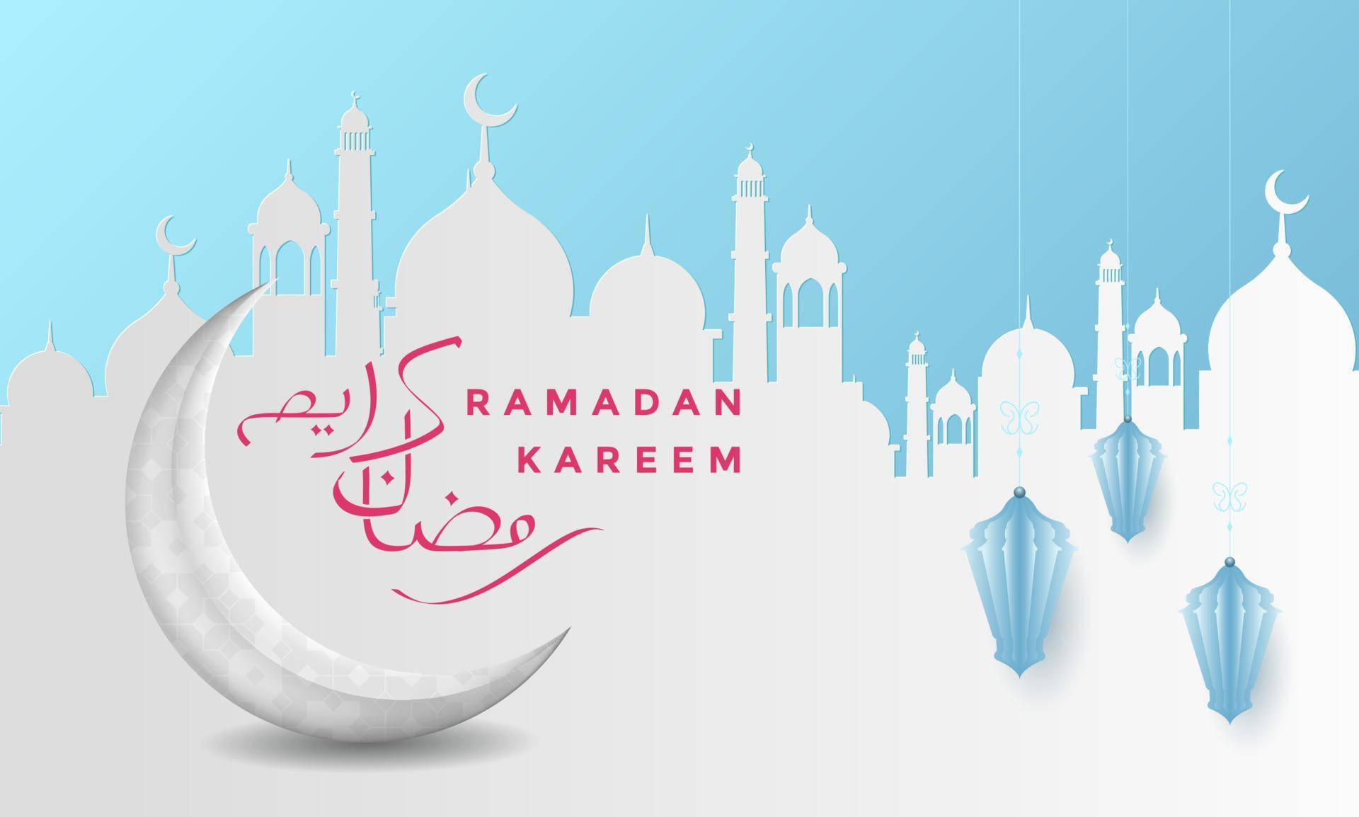 伊斯蘭 桌布 壁紙 — 一個寧靜的 Ramadan Kareem 祝福，帶有白色清真寺剪影、藍色燈籠和一個新月，背景是柔和的藍色漸變。