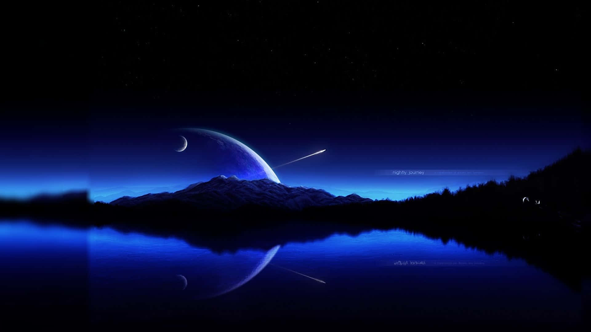 1920X1080 桌布 壁紙 — 一個寧靜的外星湖泊在繁星點點的夜空下，反射出一個發光的藍色行星和彎月。