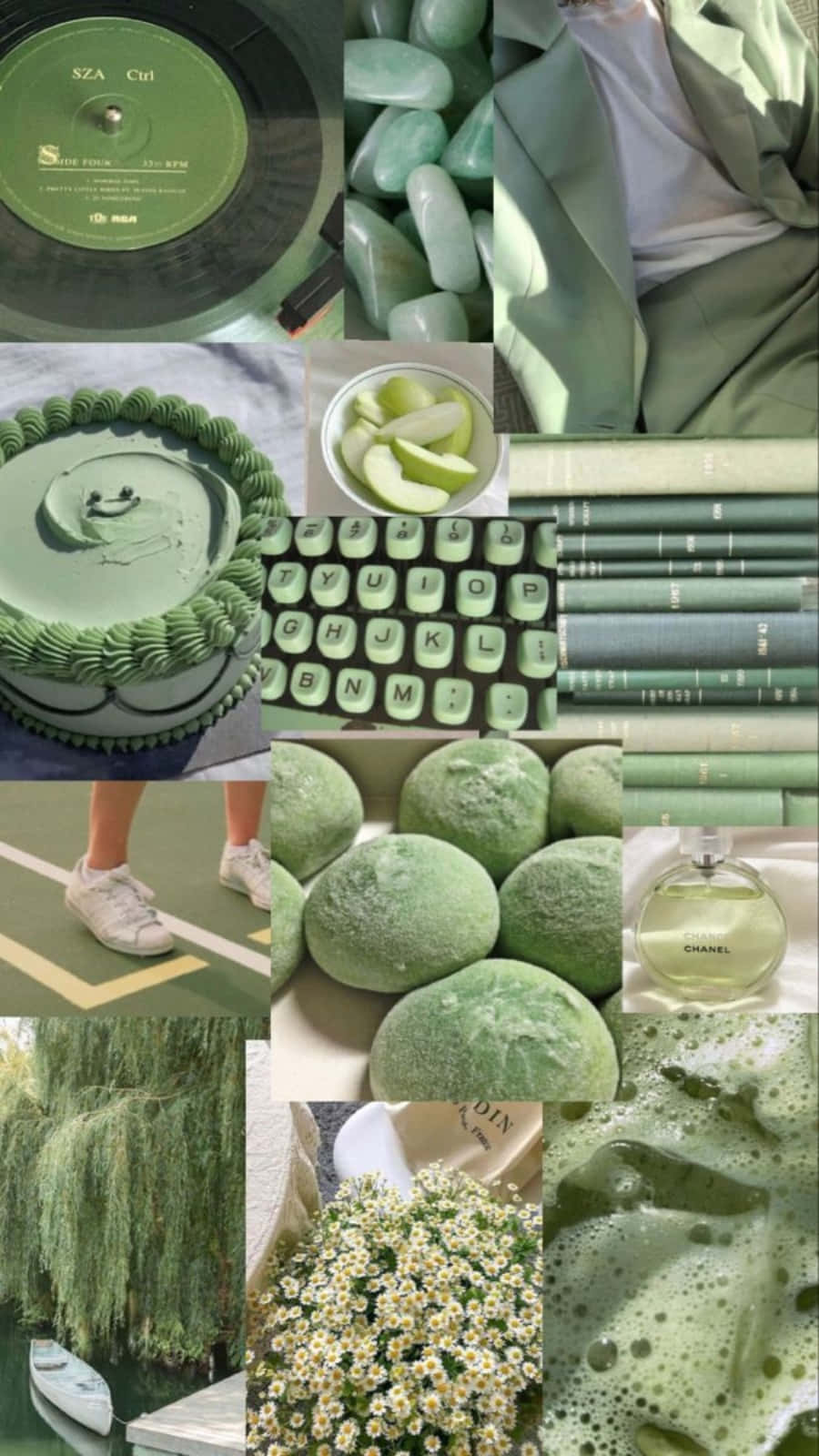 Aesthetic Sage Green 桌布 壁紙 — 一個寧靜的薄荷綠色拼貼畫，包含黑膠唱片、蛋糕、鍵盤、書籍、蘋果和自然元素。