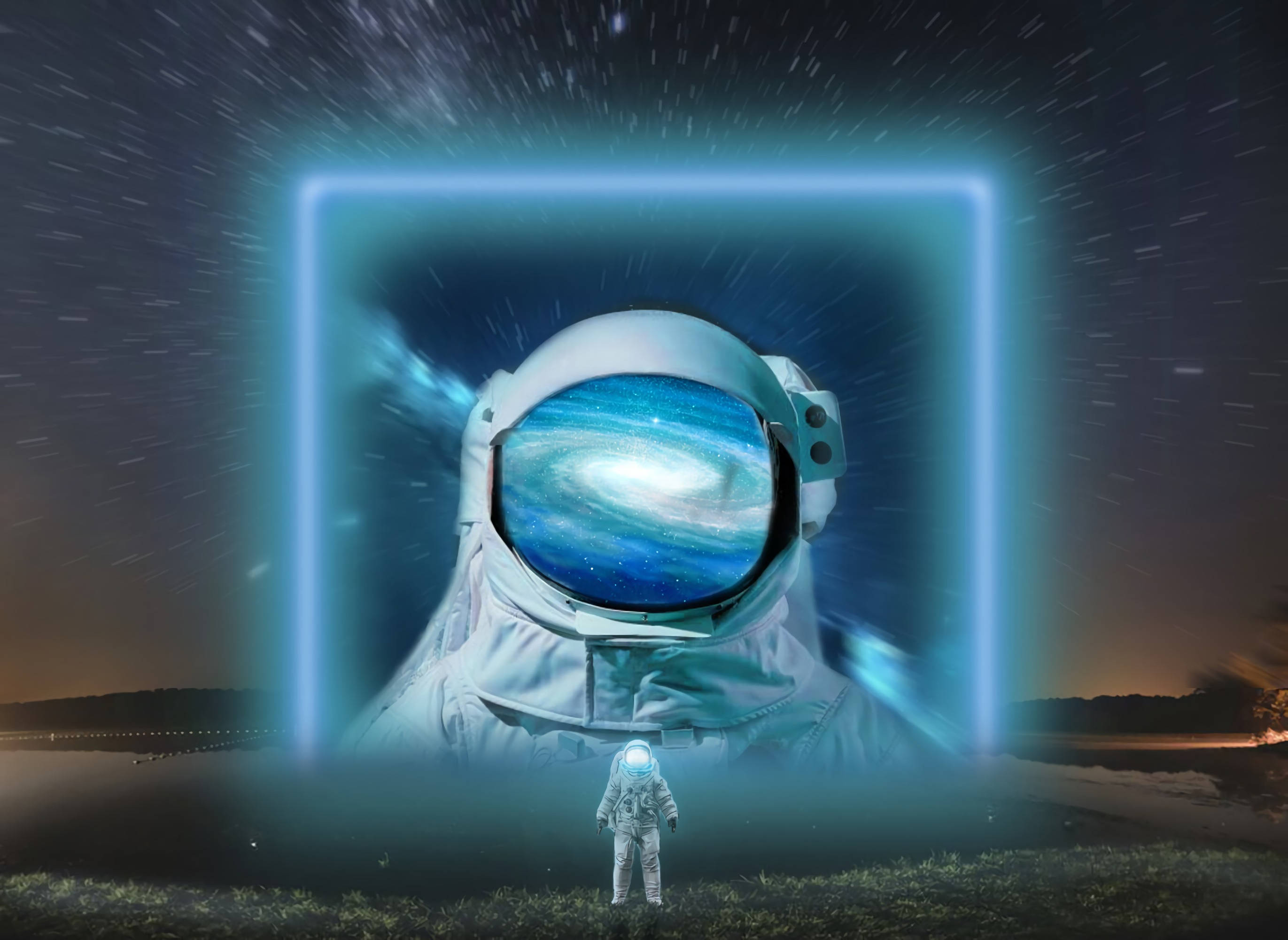 太空人 桌布 壁紙 — 一個小太空人站在一個巨大的太空人頭盔前，頭盔內閃爍著旋轉的星系，由一個霓虹藍色傳送門框住，背景是繁星點點的夜空。