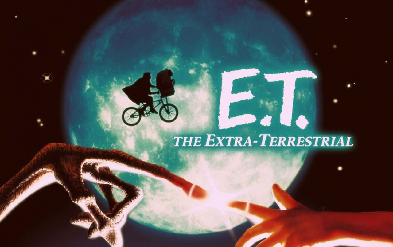Et 桌布 壁紙 — 一個小孩和外星人騎腳踏車飛過發光的月亮，而巨大的手在星空中互相伸向對方。