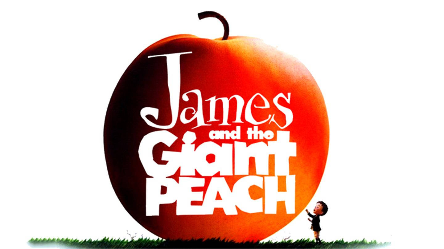 Giant 桌布 壁紙 — 一個小男孩敬畏地站在一個巨大的桃子前，桃子上印有《James and the Giant Peach》的標題。