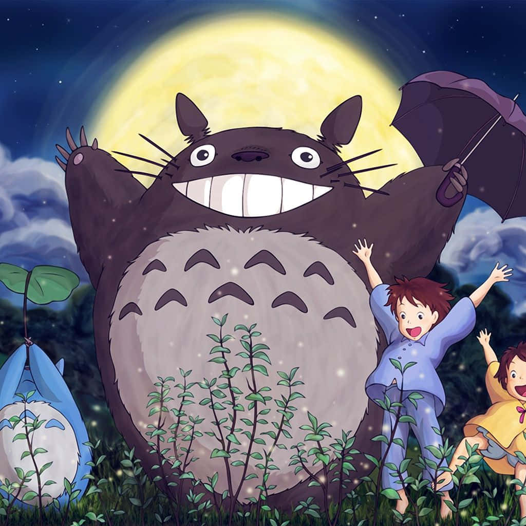 孩子們在滿月下與巨大的龍貓在魔法森林中玩耍的夜晚。 — 龍貓 GIF 壁紙