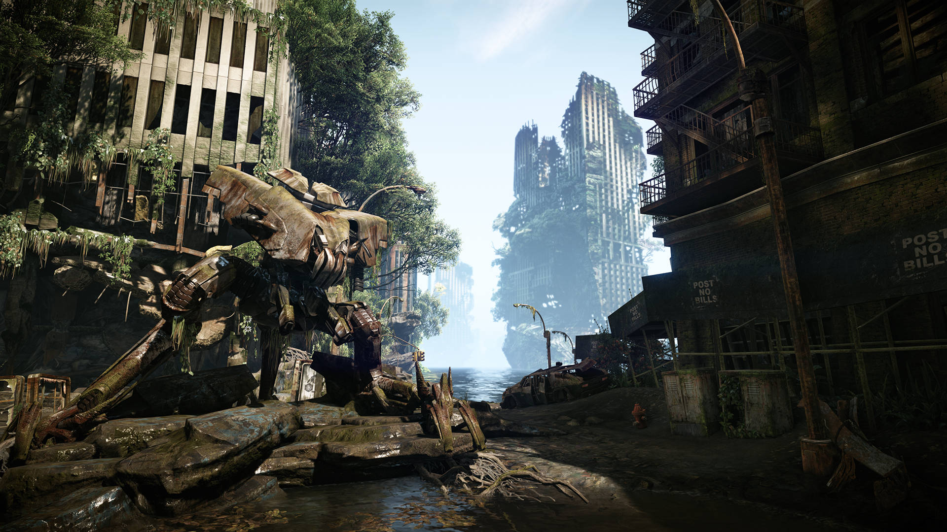 Crysis 3 桌布 壁紙 — 一個巨大的生鏽機甲被遺棄在淹沒的城市廢墟中，廢墟上長滿了藤蔓和樹木，天空明亮。