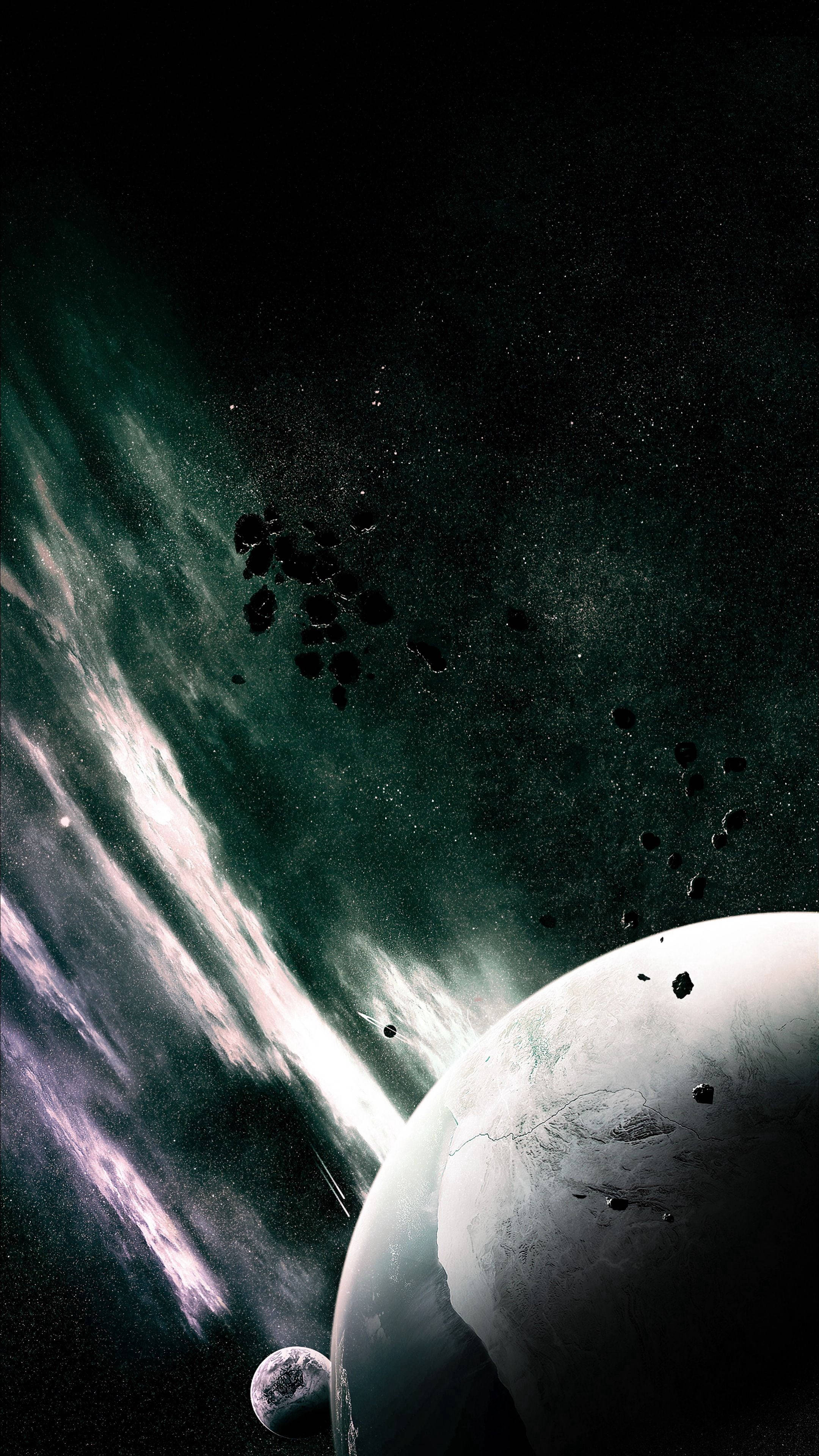 外太空 桌布 壁紙 — 一個巨大的隕石坑行星主宰著一個充滿發光綠色星雲和漂浮小行星的宇宙場景。