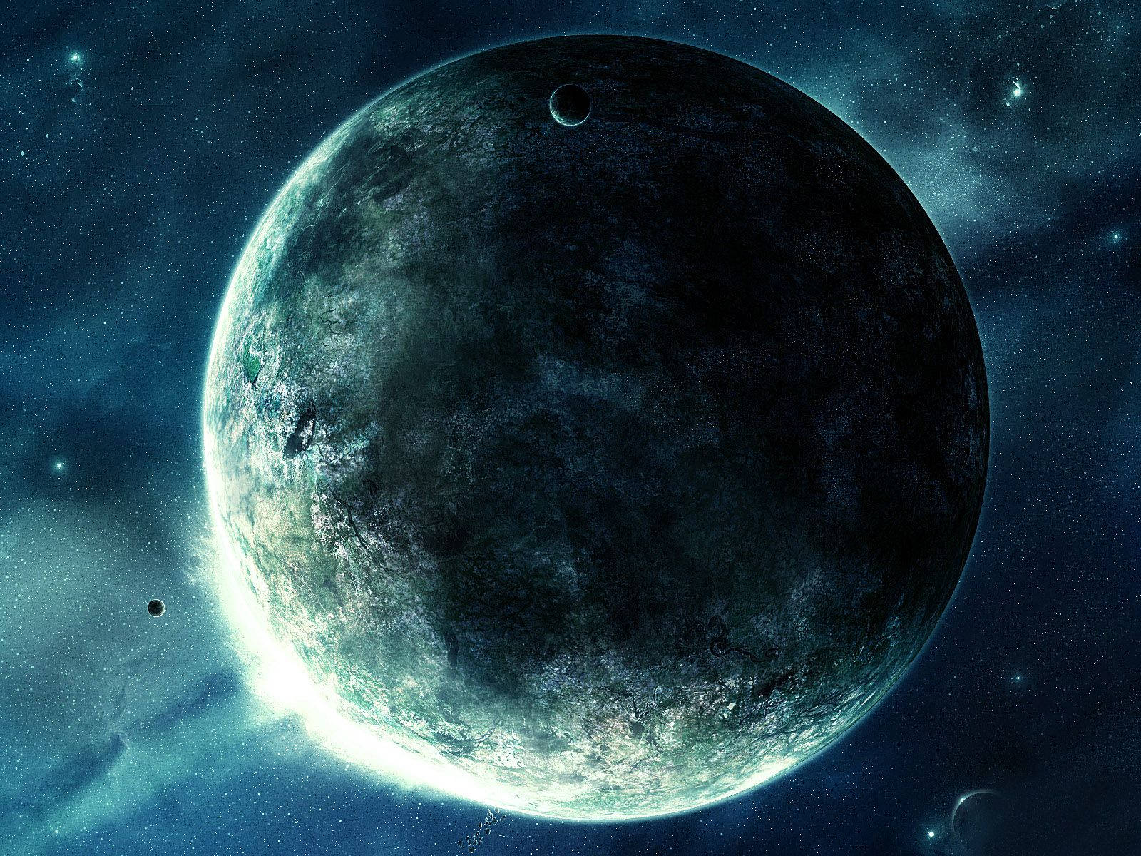 銀河 桌布 壁紙 — 一個巨大的黑暗行星，帶有發光的大氣帶，主宰著星空宇宙場景，遠處有衛星和星雲。