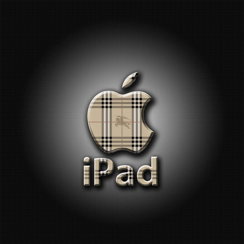 Burberry 桌布 壁紙 — 一個帶有 Burberry 格紋圖案的光面 Apple iPad 標誌，居中於帶有柔和聚光燈效果的深色漸變背景上。
