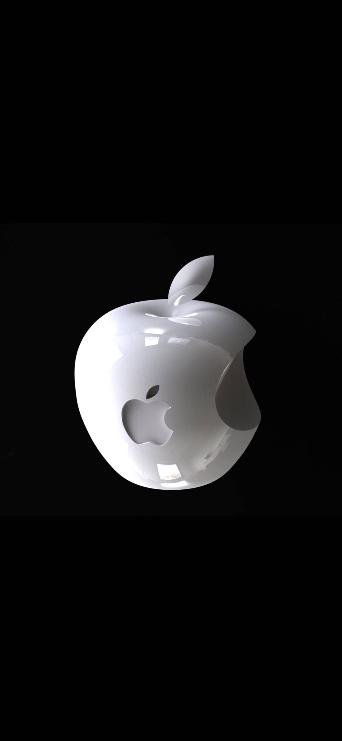 3D iPhone 壁紙 桌布 壁紙 — 一個帶有咬痕的光澤白色Apple標誌在純黑色背景上發光。