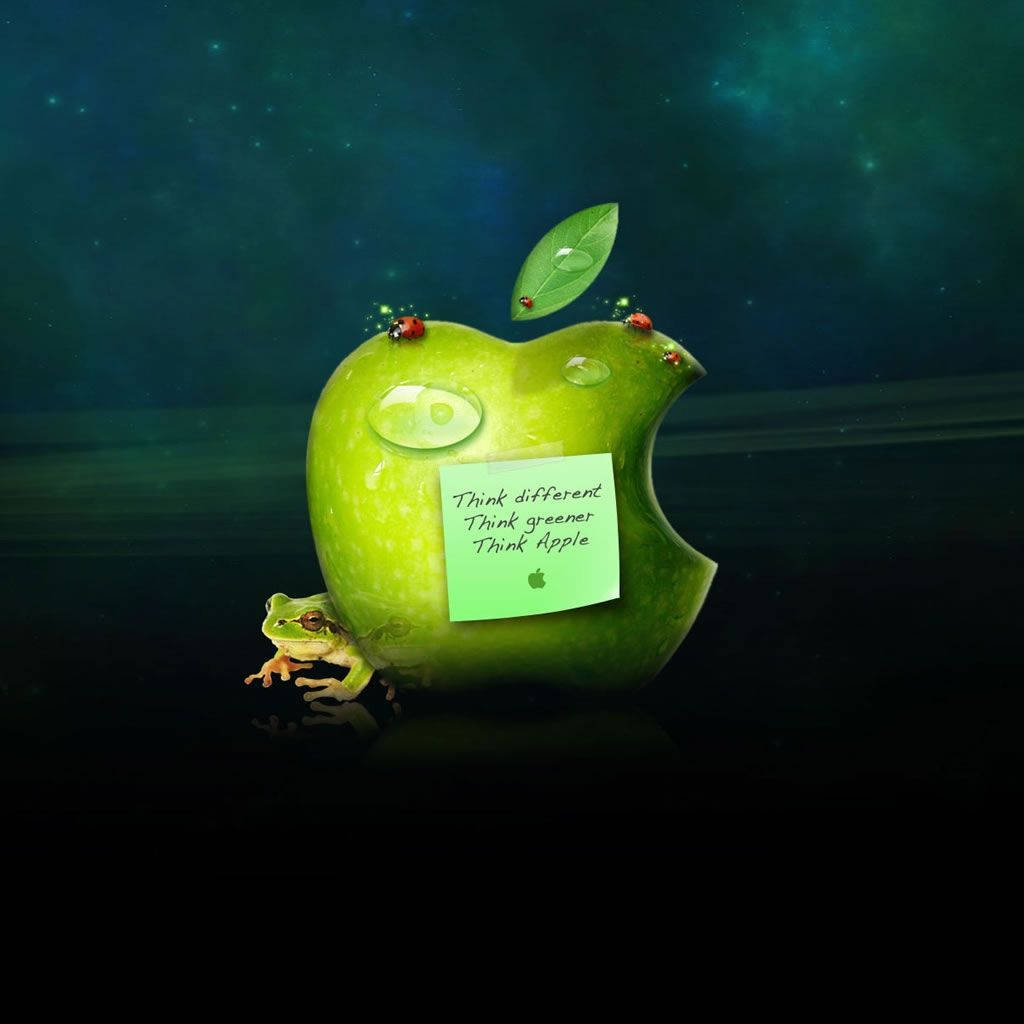 語錄 桌布 壁紙 — 一個帶有咬痕的光澤青蘋果拿著一張寫著「Think different Think greener Think Apple」的便利貼，而瓢蟲和一隻青蛙棲息在它的表面上，背景是星光燦爛的宇宙。