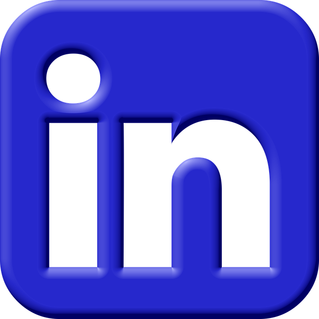 領英 桌布 壁紙 — 一個帶有圓角、黑色字體的亮面藍色LinkedIn標誌圖示，背景透明。