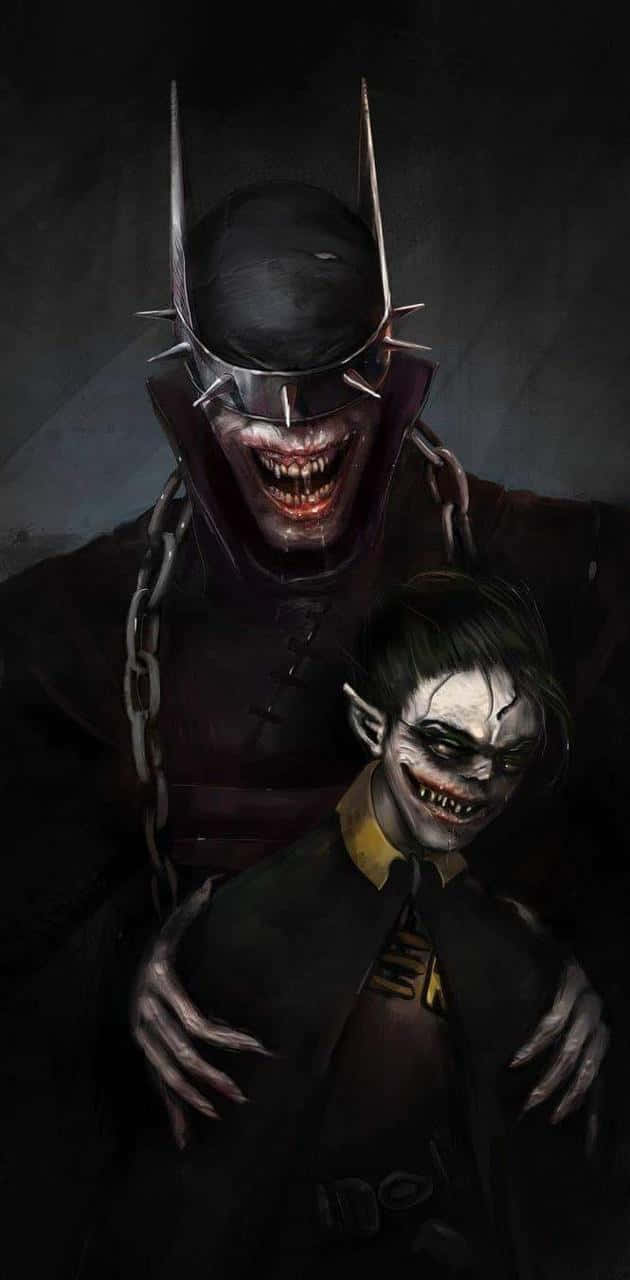 The Batman Who Laughs 桌布 壁紙 — 一個帶有尖刺頭罩和鎖鏈的威脅性黑暗騎士在陰暗憂鬱的環境中擁抱一個蒼白咧嘴笑的孩子。