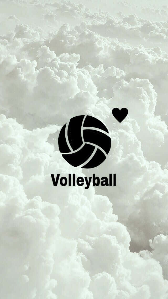 Volleyball 桌布 壁紙 — 一個帶有心形的黑色排球圖標漂浮在蓬鬆的白雲之上，背景是明亮的天空。