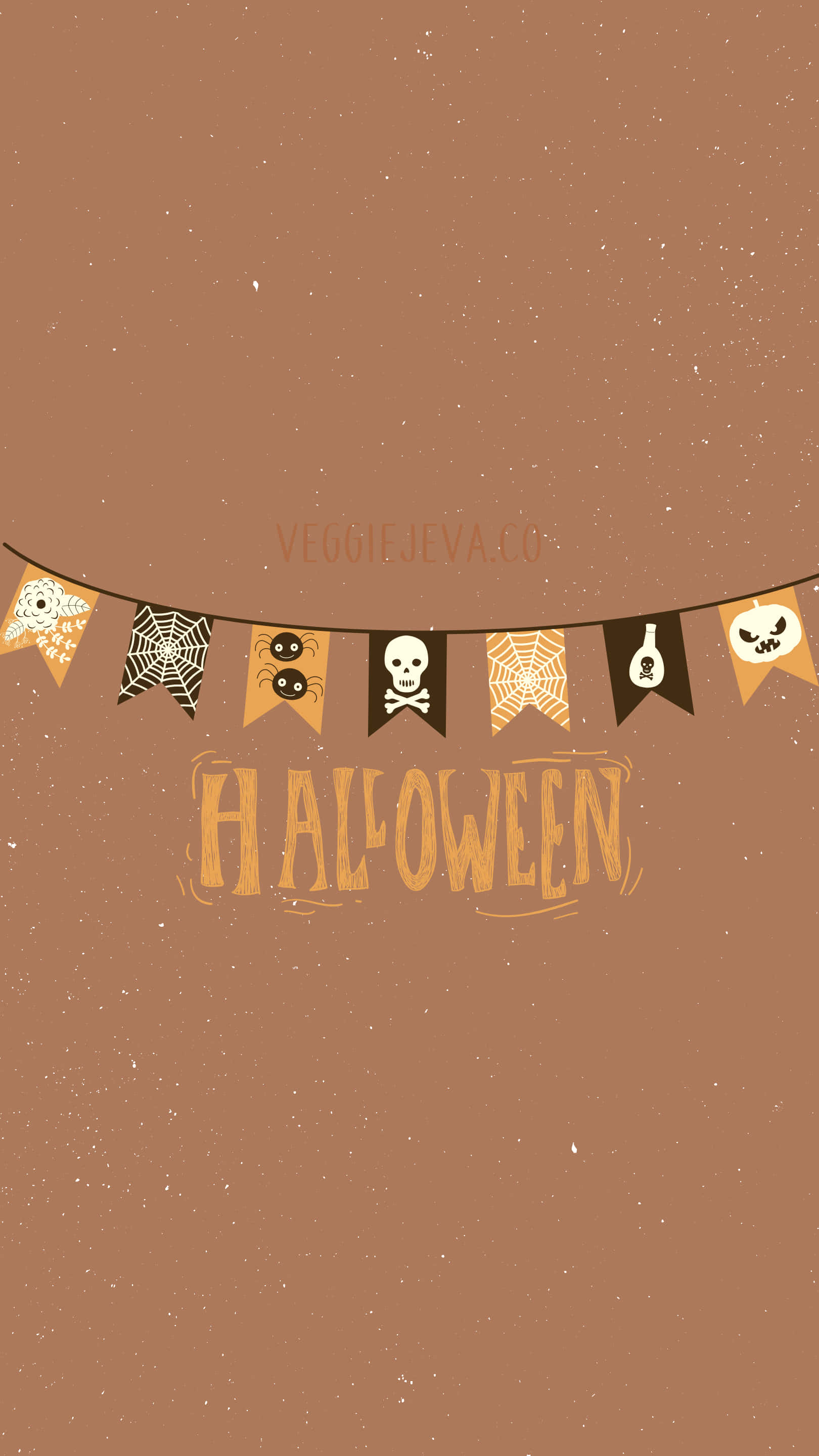 iPhone Cute Halloween 桌布 壁紙 — 一個帶有恐怖圖標的萬聖節橫幅掛在帶紋理的棕色背景上，下方有Halloween字樣。