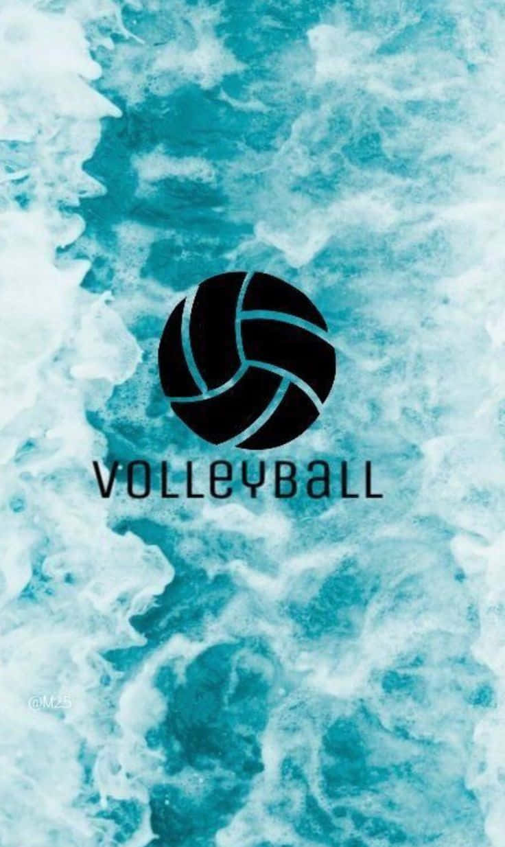 Volleyball Ball 桌布 壁紙 — 一個帶有文字的黑色排球標誌漂浮在帶有紋理的藍綠色和白色水彩潑濺背景上。