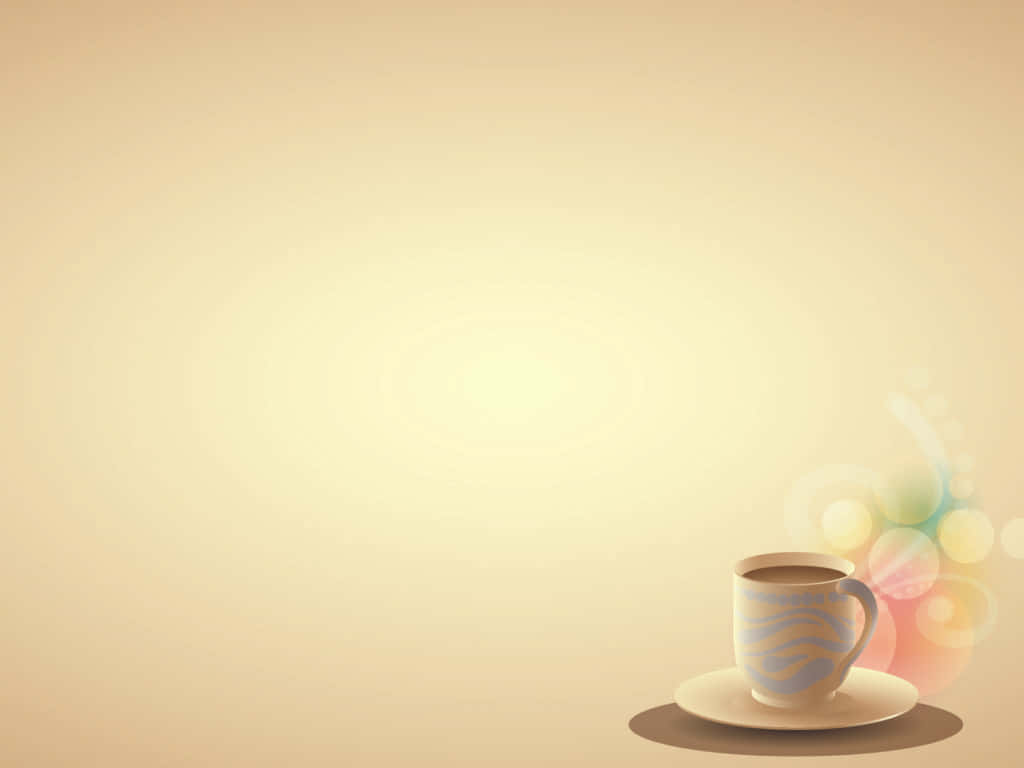Brown Coffee 桌布 壁紙 — 一個帶有旋轉藍色圖案的咖啡杯放在碟子上，背景是溫暖的米色漸變，帶有柔和多彩的散景燈光。