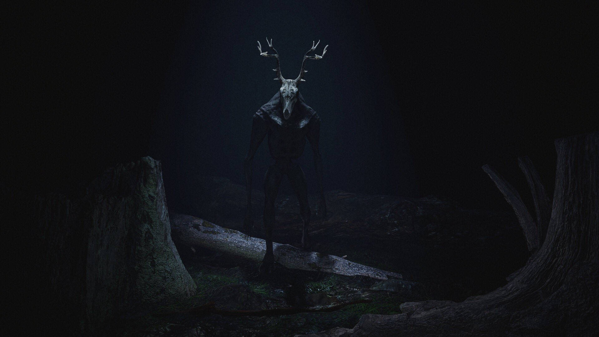 Wendigo 桌布 壁紙 — 一個帶有發光眼睛的威脅性鹿頭生物，站在一個由單一聚光燈照亮的黑暗森林中。