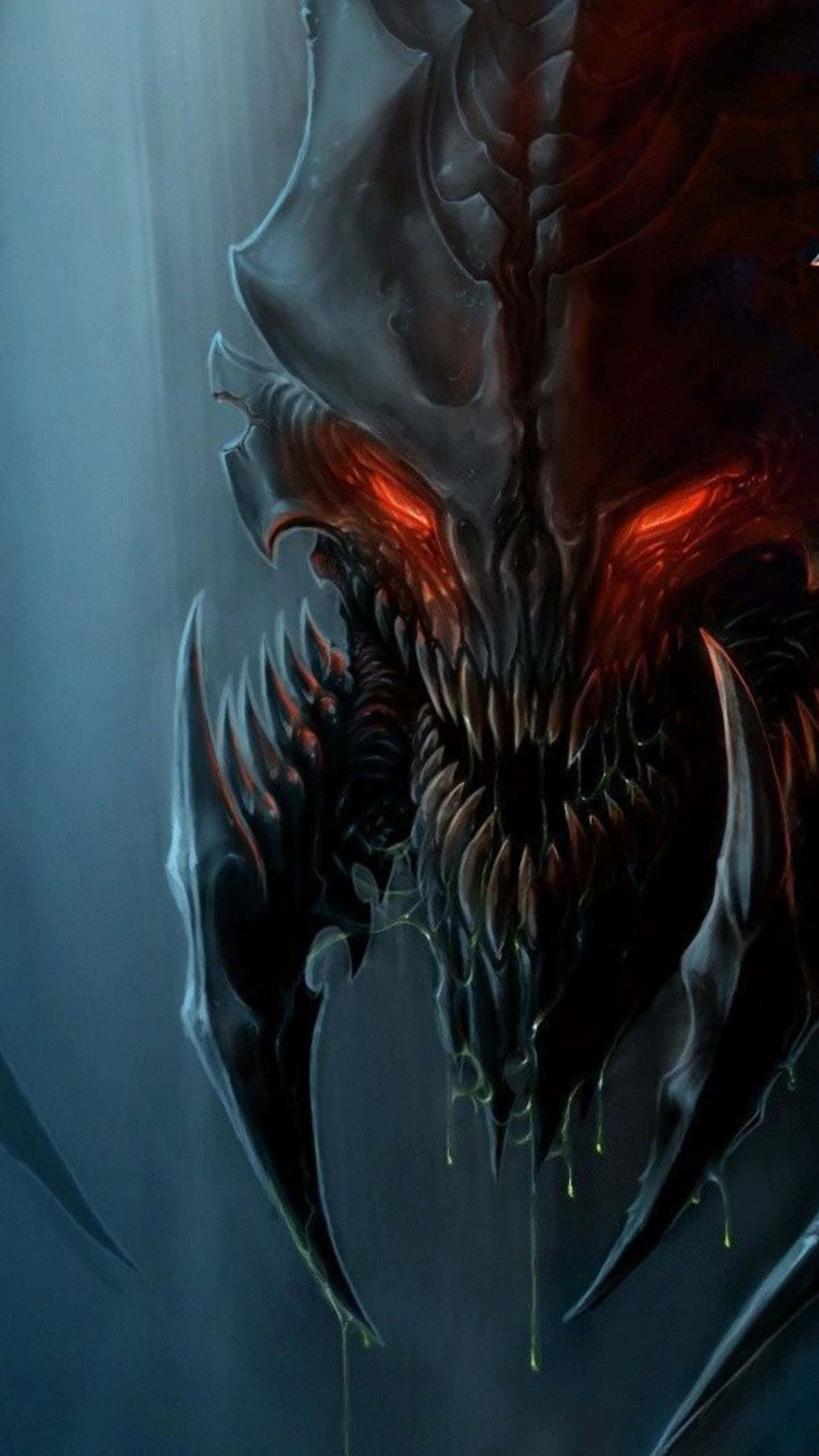 Android Starcraft Ii 桌布 壁紙 — 一個帶有發光紅眼和滴落綠色膿液的威脅性惡魔頭骨，背景為深藍色。