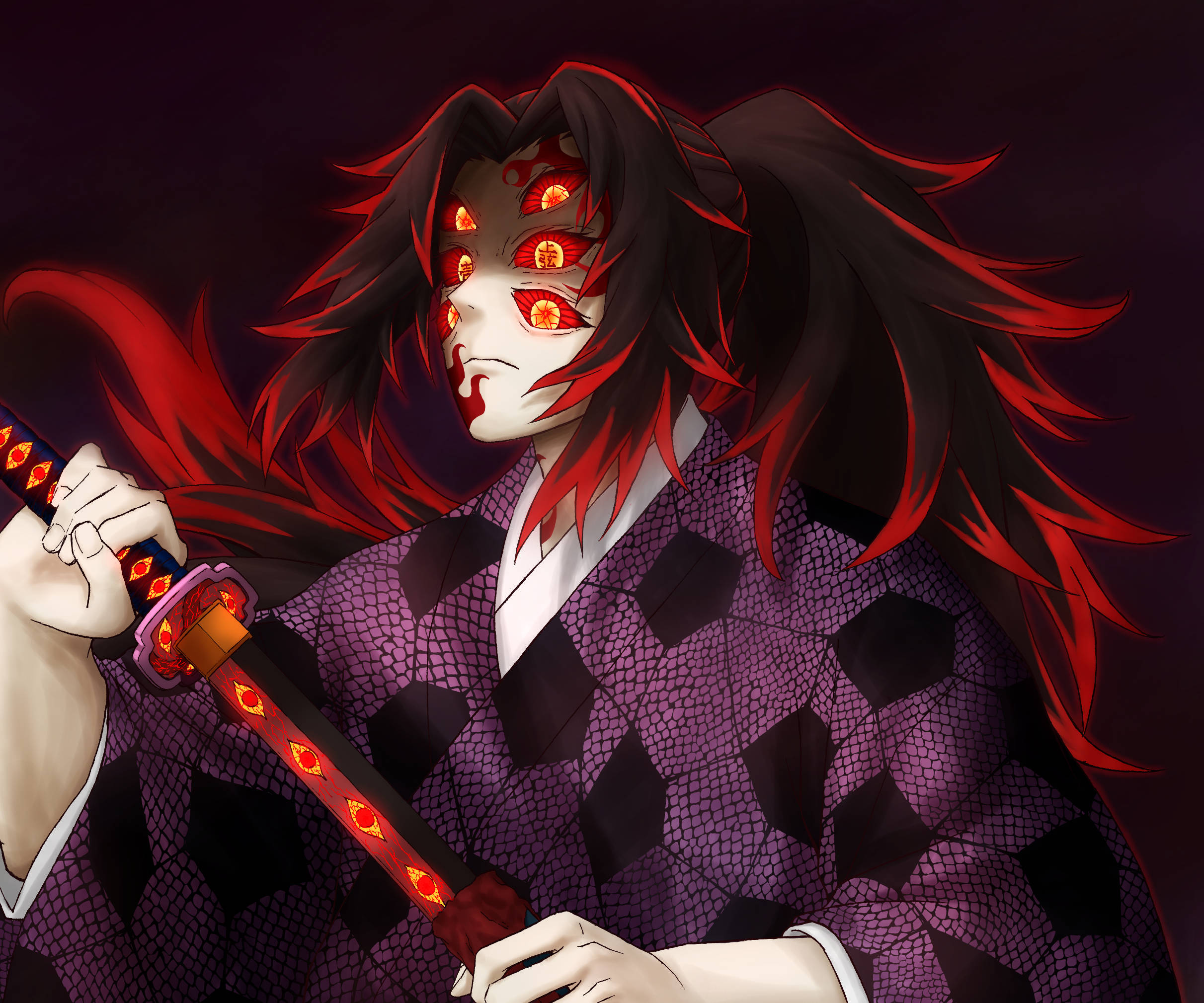 Kokushibo 桌布 壁紙 — 一個帶有發光紅眼和火焰般頭髮的威脅性動漫惡魔，在黑暗背景下揮舞著一把血紅色的劍。