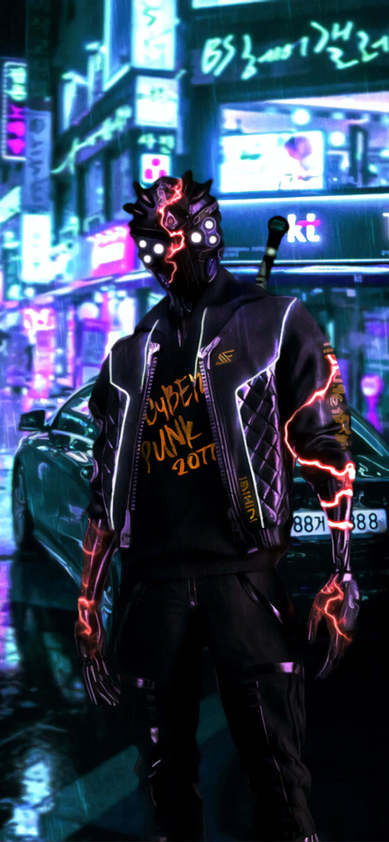 電馭叛客2077 桌布 壁紙 — 一個帶有發光紅色神經電路的賽博龐克人物站在夜晚霓虹燈閃爍、雨水浸濕的城市小巷中。