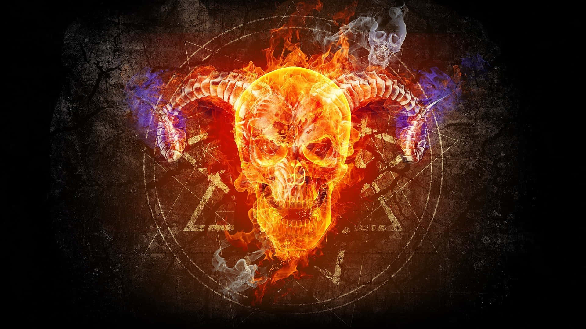 skulls 桌布 壁紙 — 一個帶有發光角和煙霧的火焰惡魔頭骨，從刻在裂石上的黑暗儀式圓圈中升起。